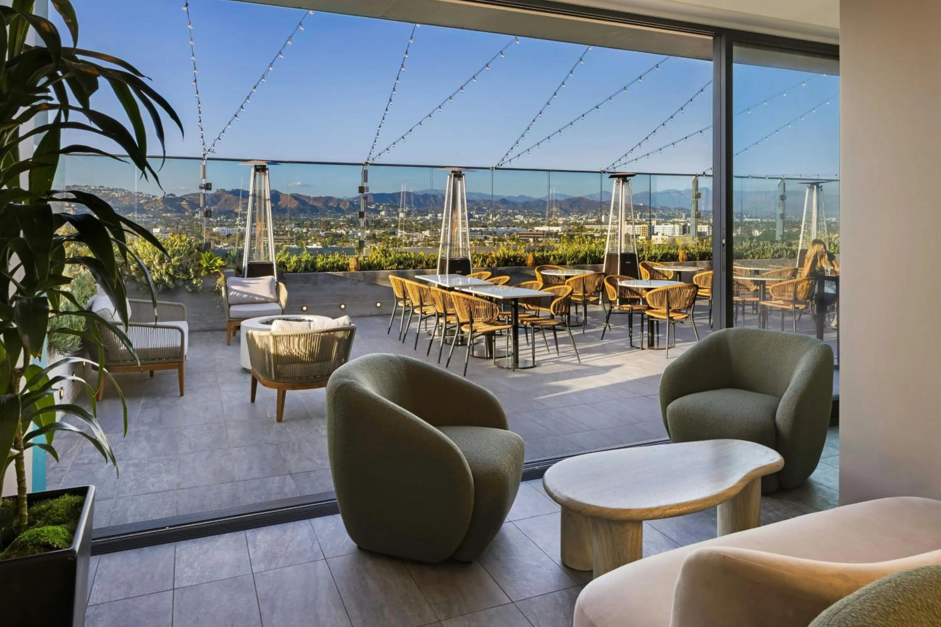 Lounge or bar in AC Hotel by Marriott Beverly Hills