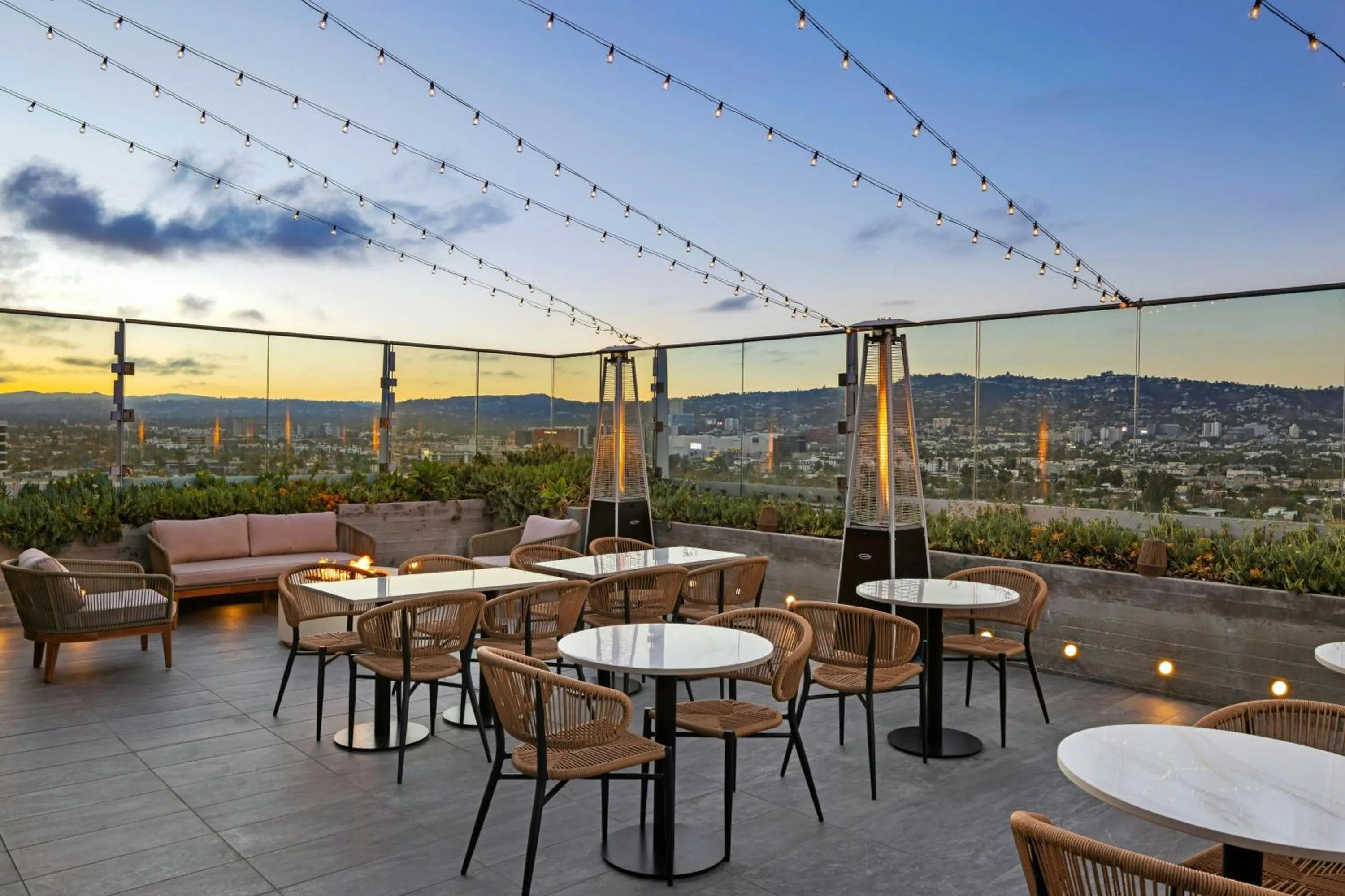 Lounge or bar in AC Hotel by Marriott Beverly Hills