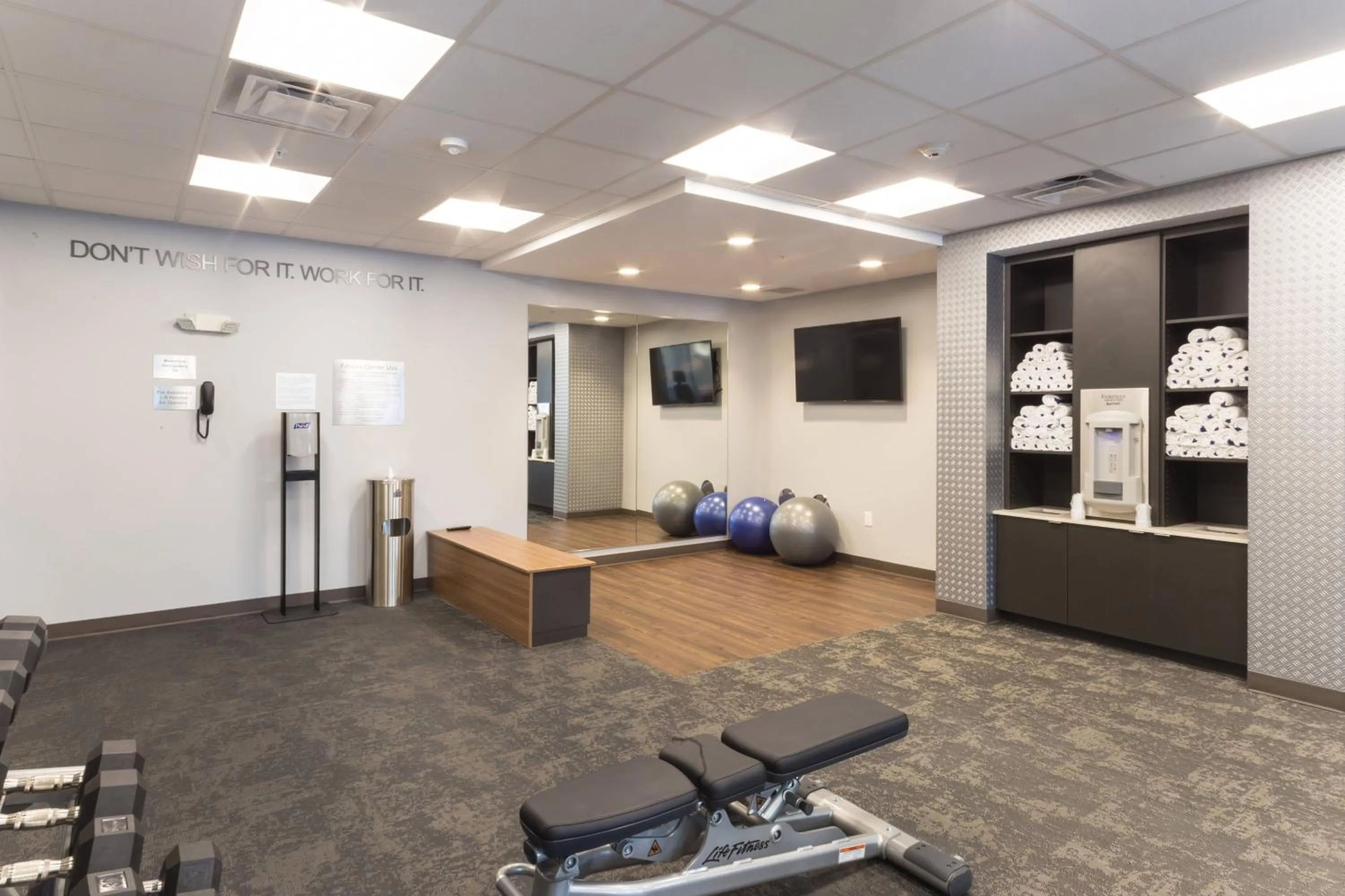 Fitness centre/facilities in Fairfield Inn & Suites by Marriott Northfield