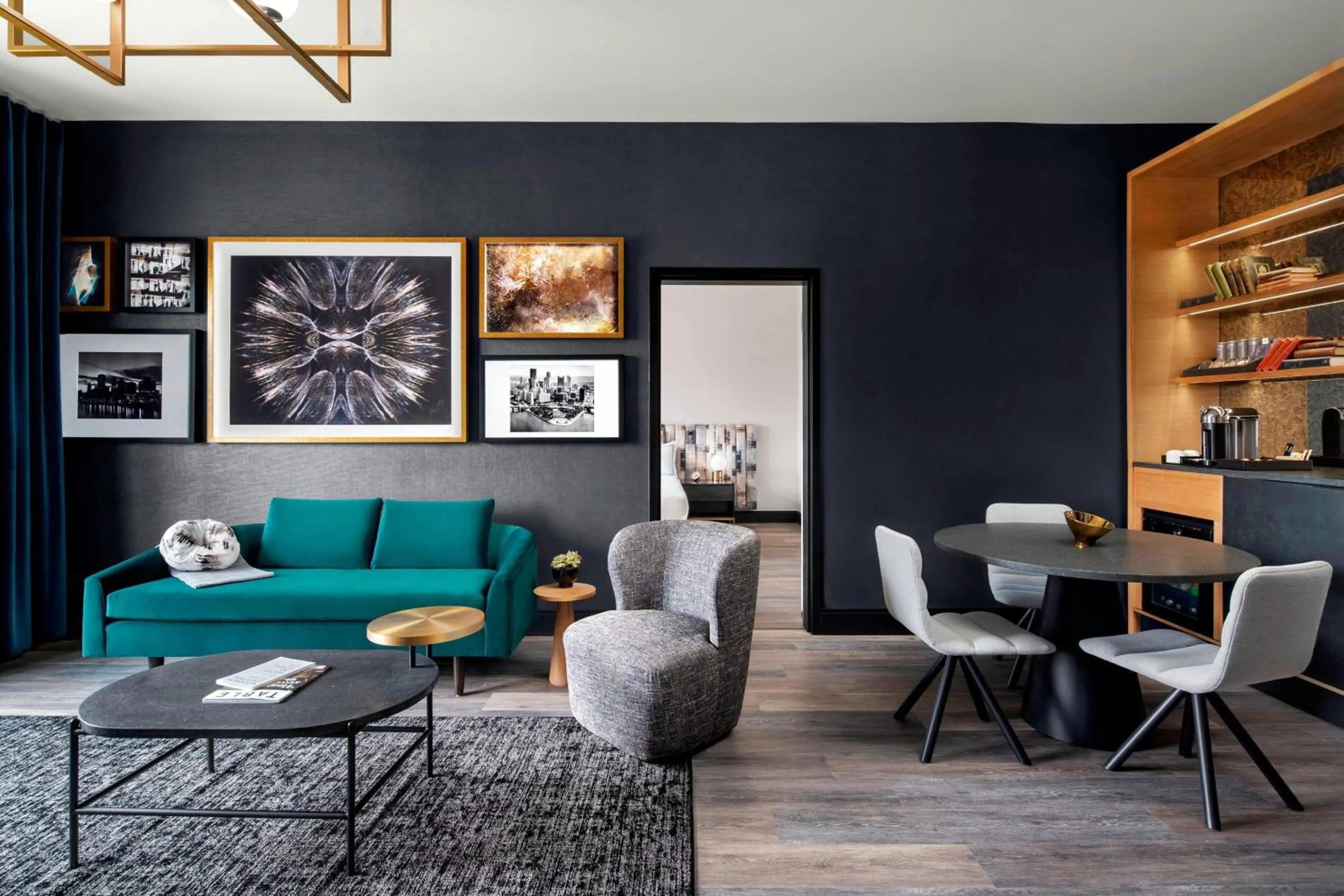 Living room in The Oaklander Hotel, Autograph Collection