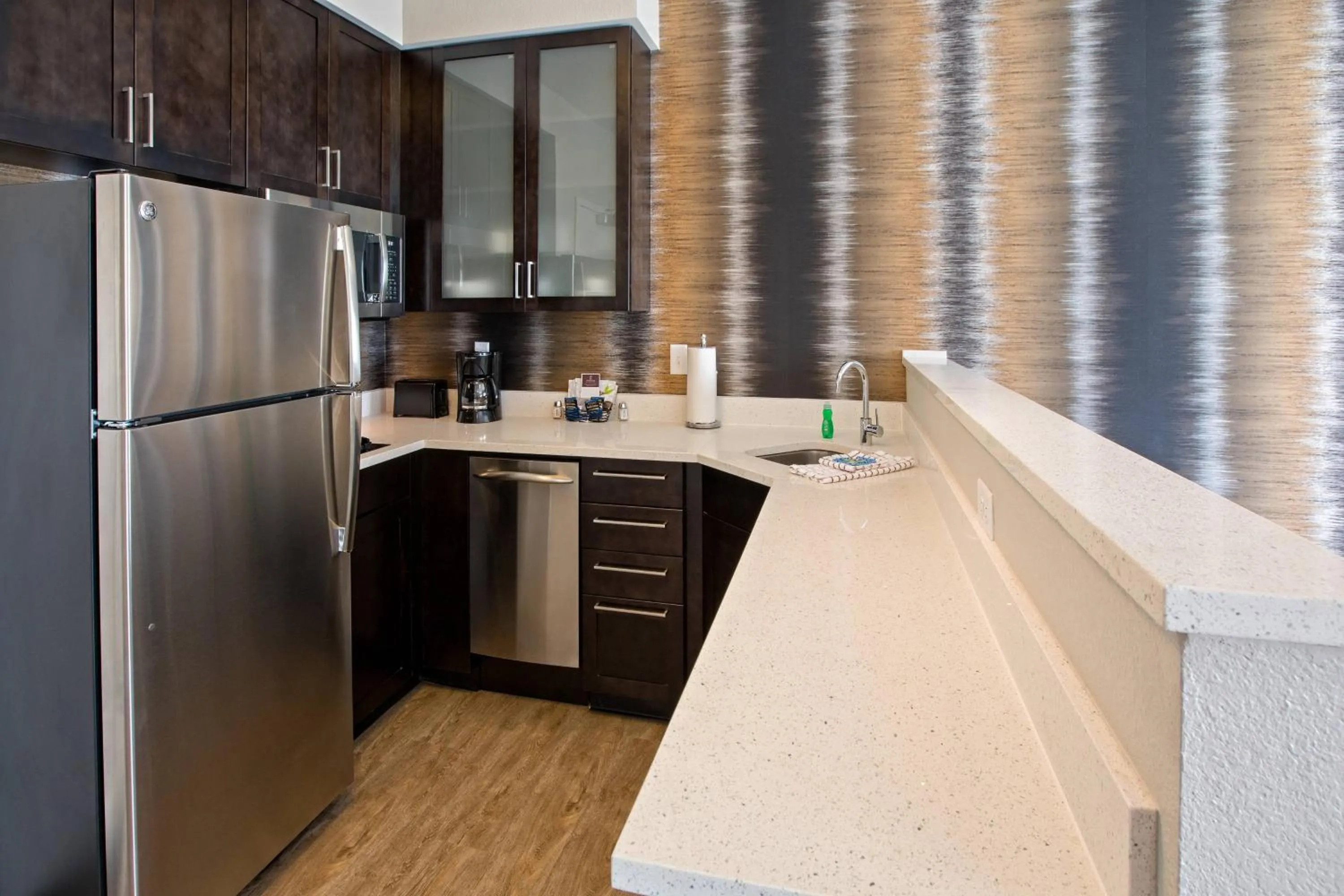 Kitchen or kitchenette in Residence Inn by Marriott Louisville East/Oxmoor