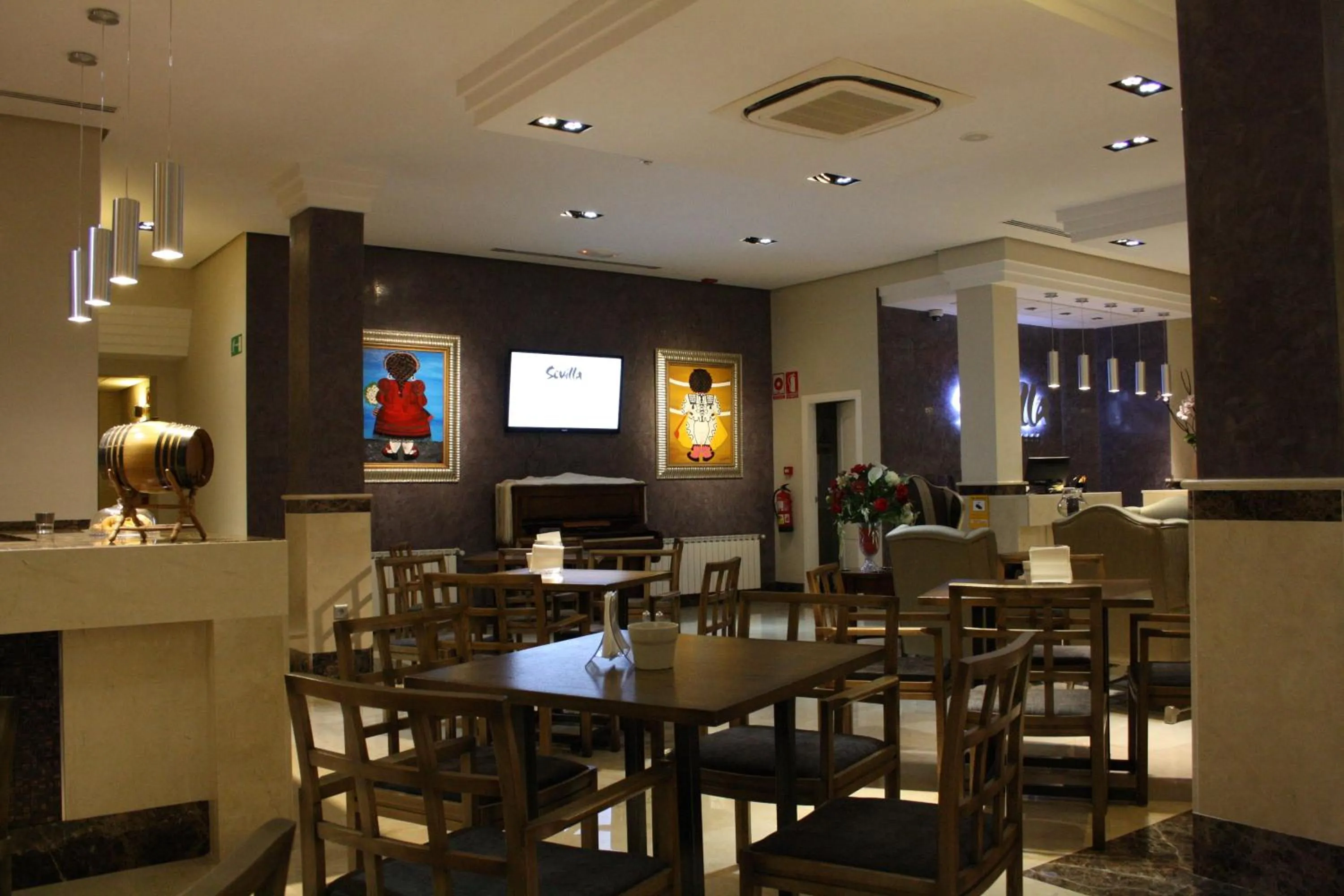 Lounge or bar in Hotel Sevilla