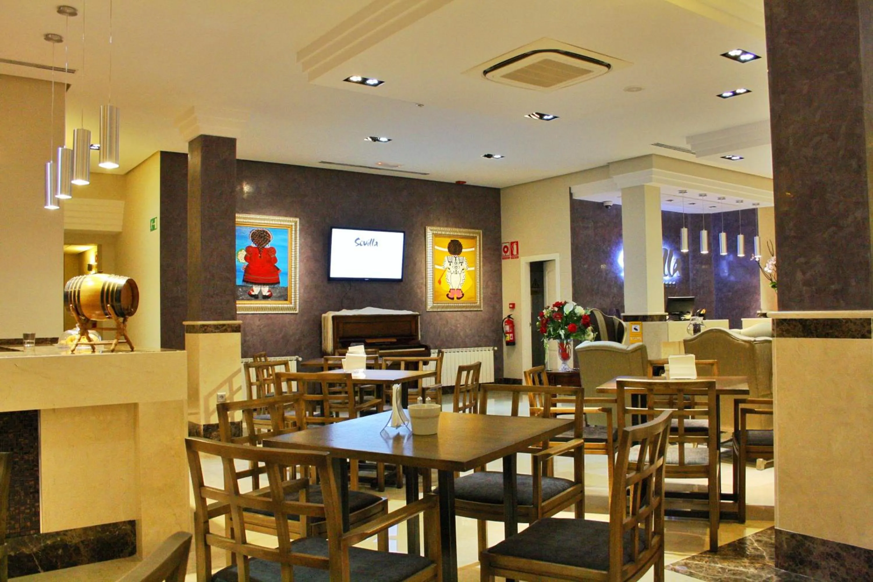 Lounge or bar in Hotel Sevilla