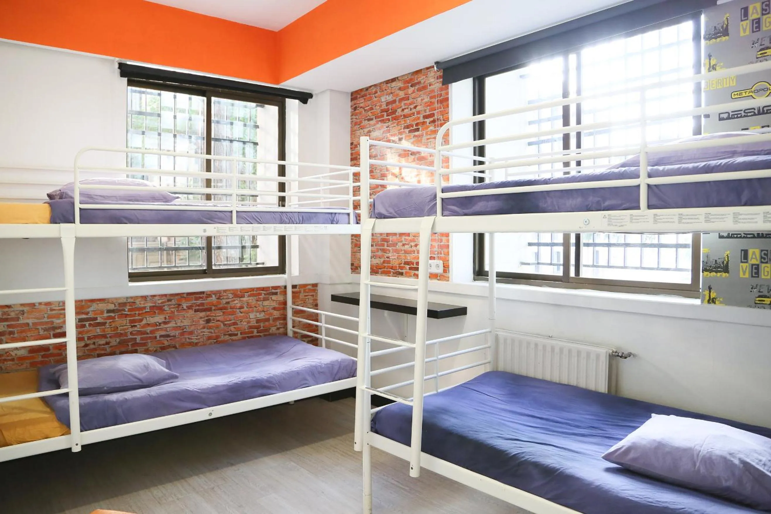 Photo of the whole room, Bed in Hostels Meetingpoint