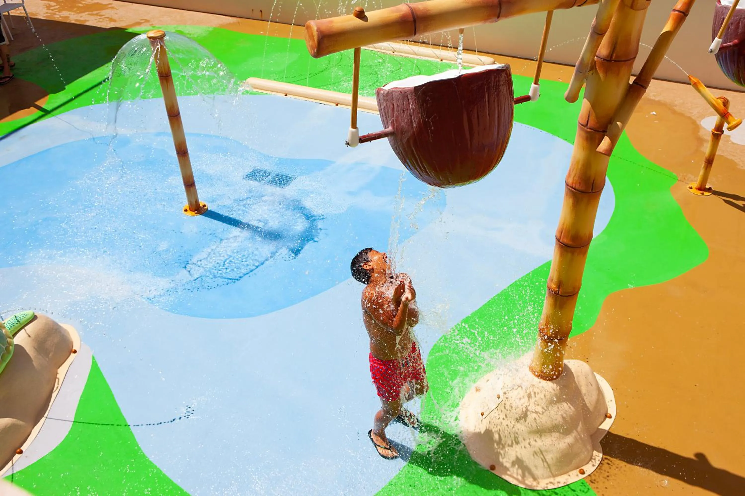 Swimming pool in BJ Playamar Hotel & Apartamentos