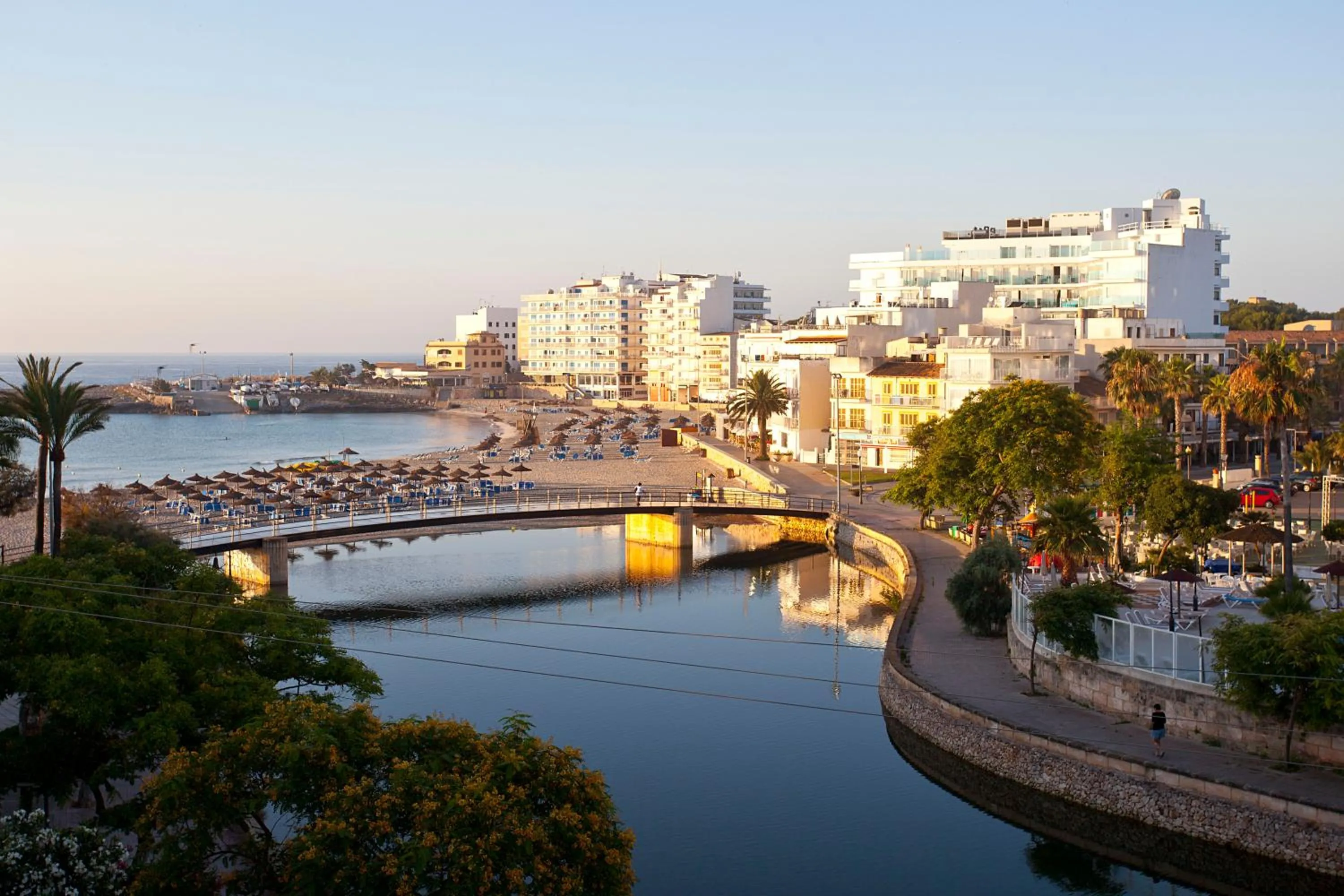 Nearby landmark in BJ Playamar Hotel & Apartamentos