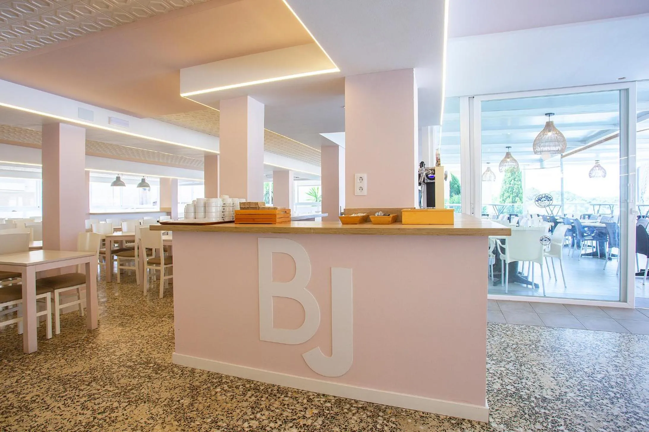 Restaurant/places to eat in BJ Playamar Hotel & Apartamentos