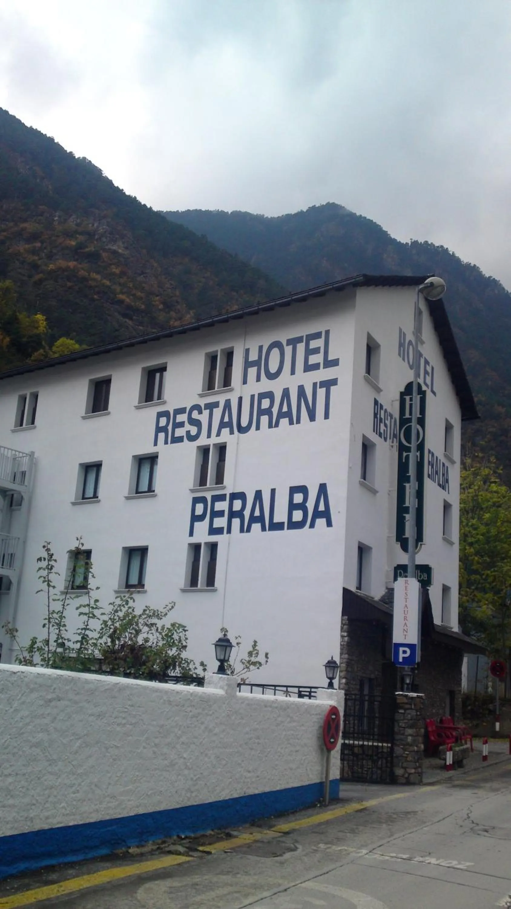 Facade/entrance, Property Building in Hotel Peralba
