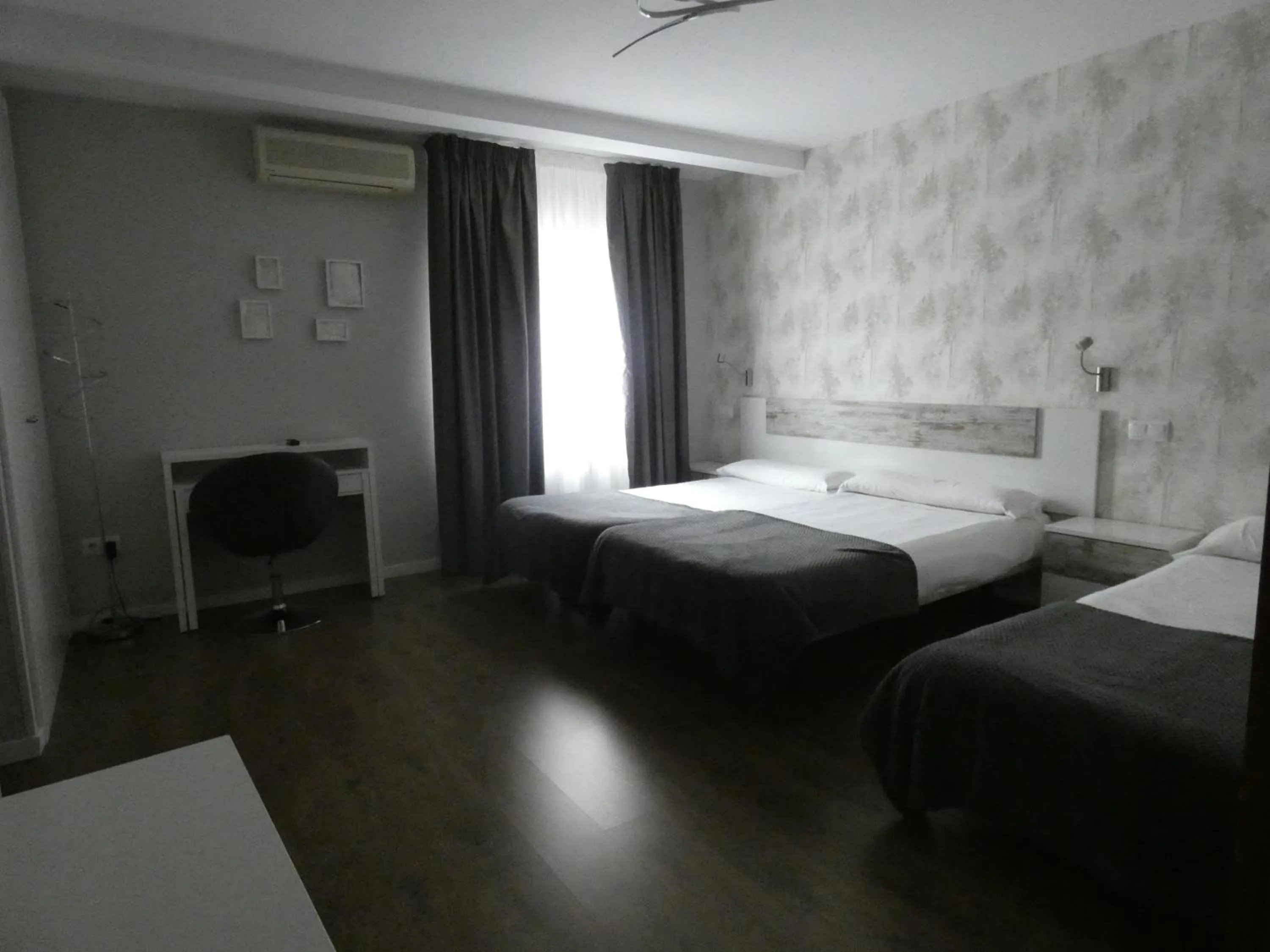 Photo of the whole room, Bed in Hotel Vivar