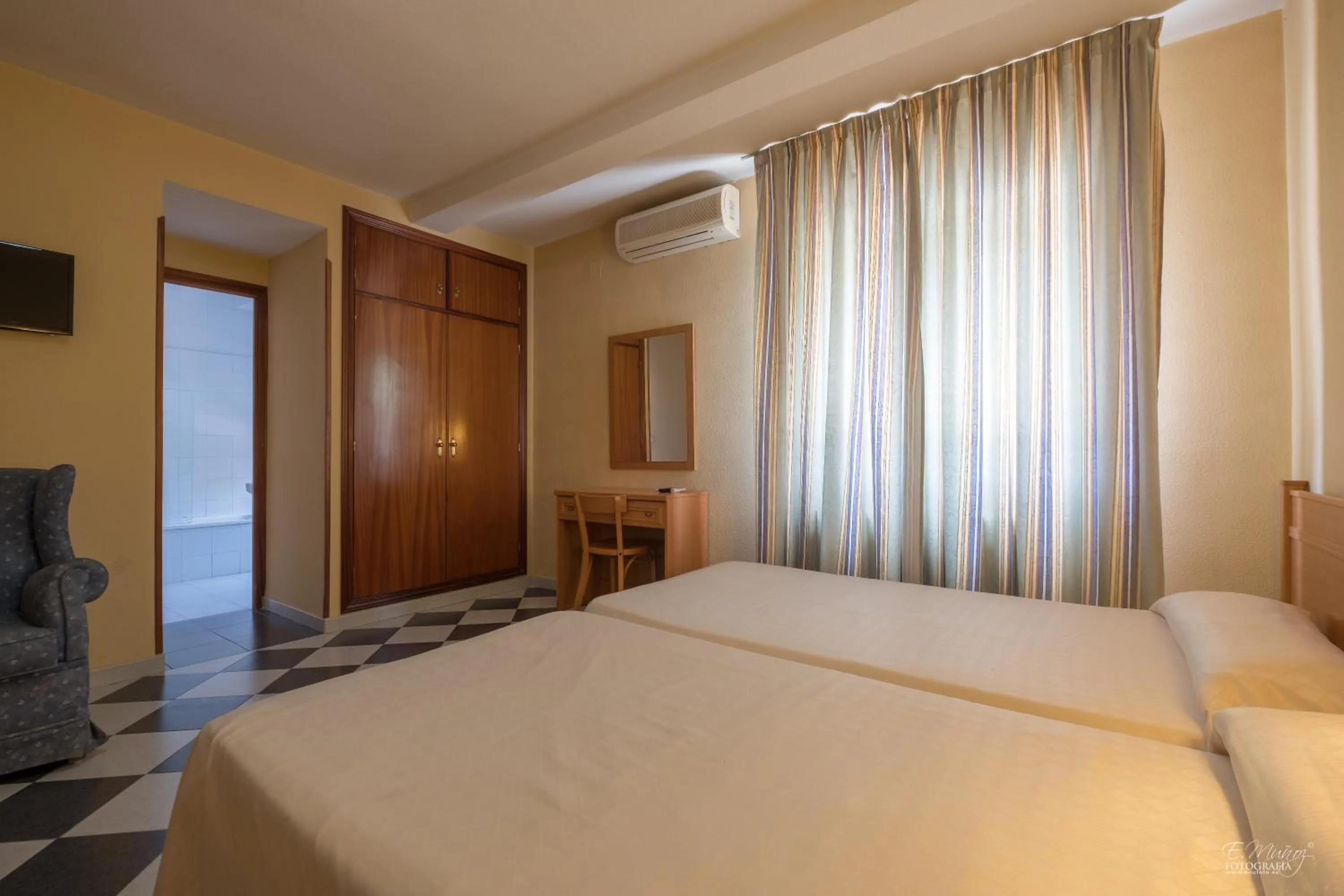 Photo of the whole room, Bed in Hotel Vivar