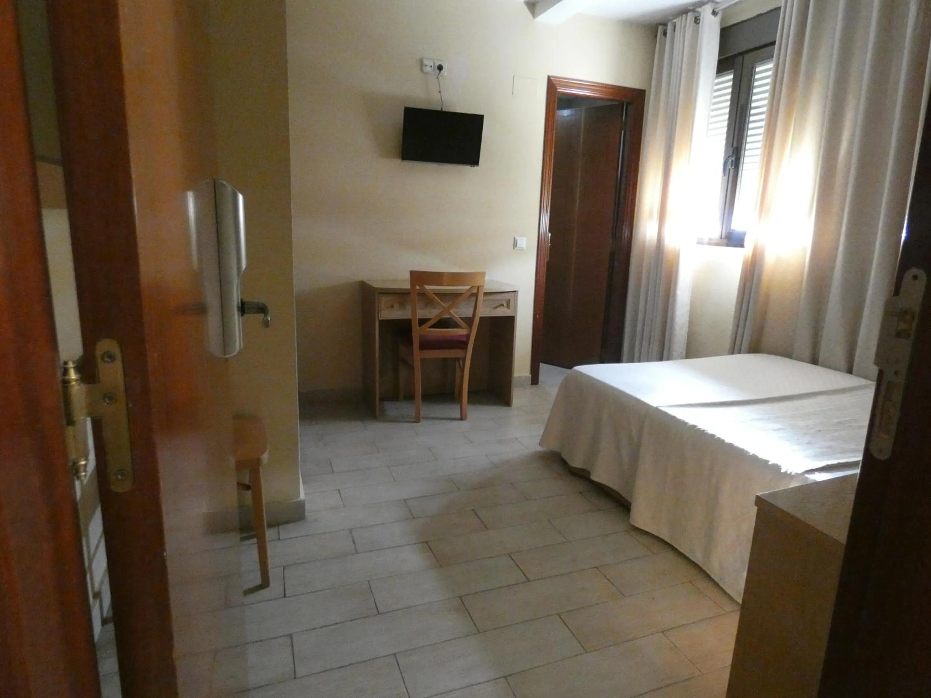 Photo of the whole room, Bed in Hotel Vivar