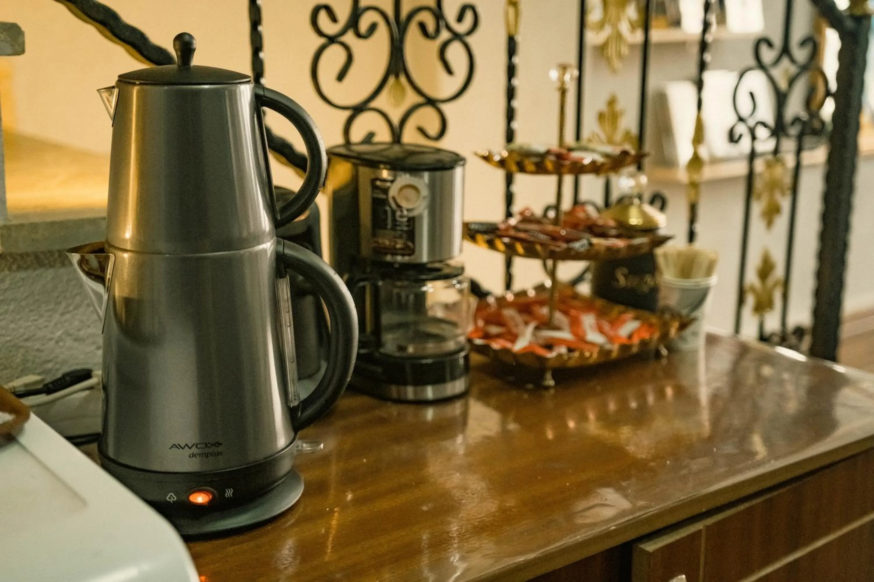 Coffee/tea facilities in Hotel Estambul