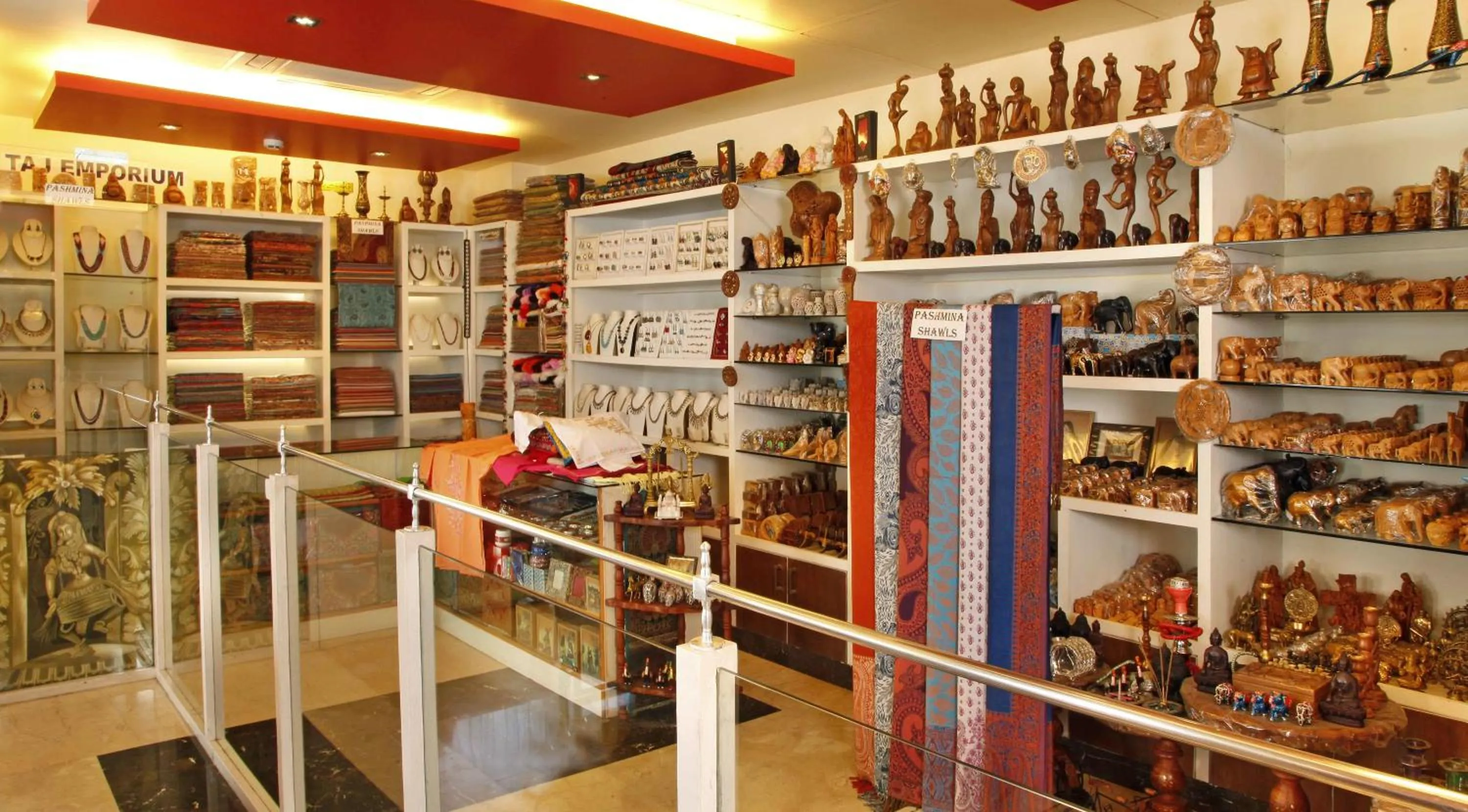 On-site shops in La Classic- Attibele, Hosur