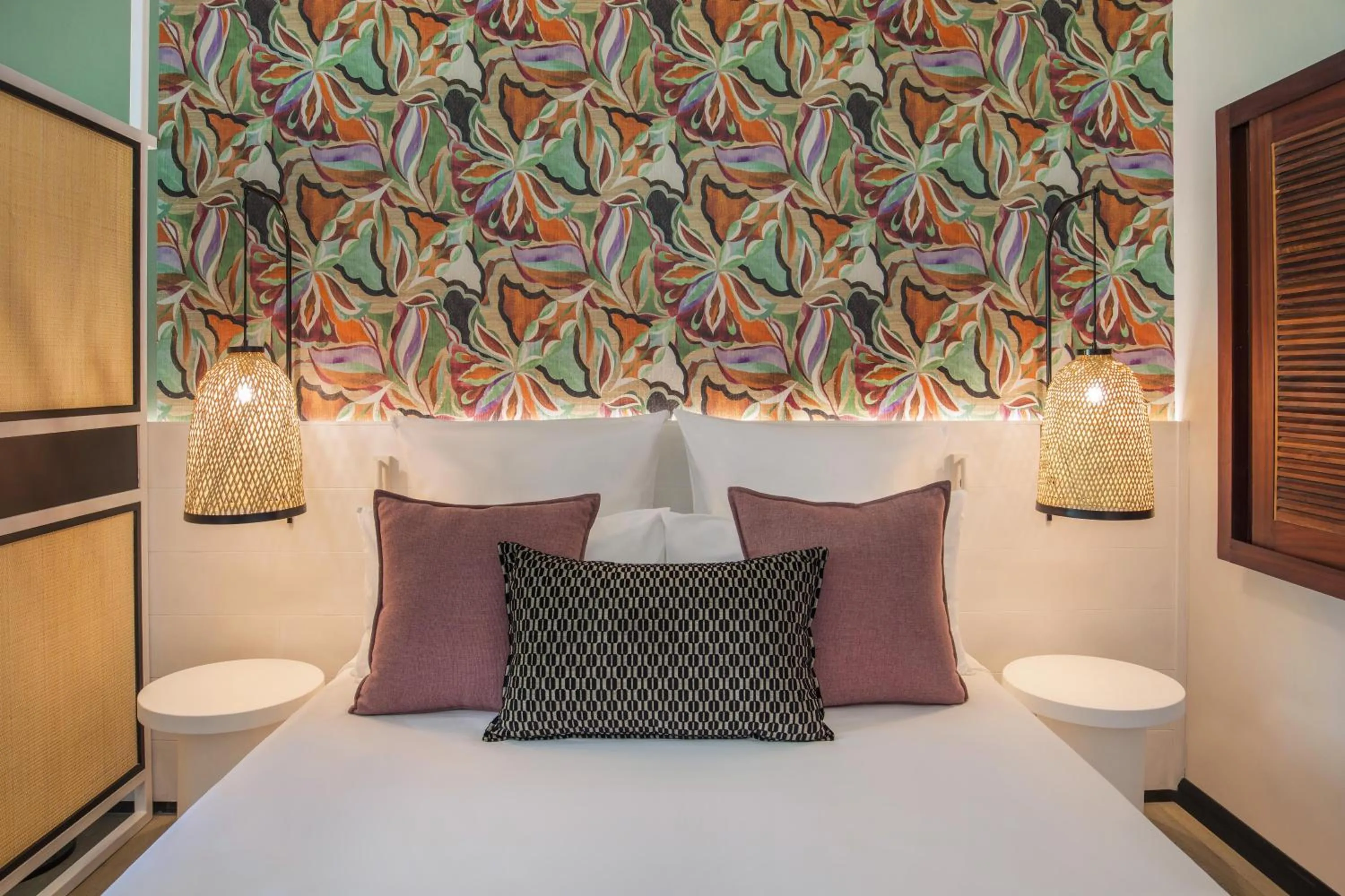 Bed in Victoria Beachcomber Resort & Spa