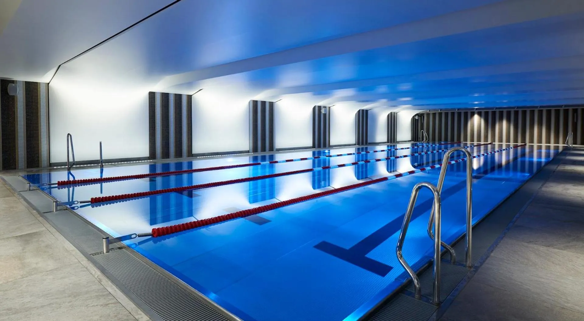 Swimming pool in Baltic Park Fort by Zdrojowa