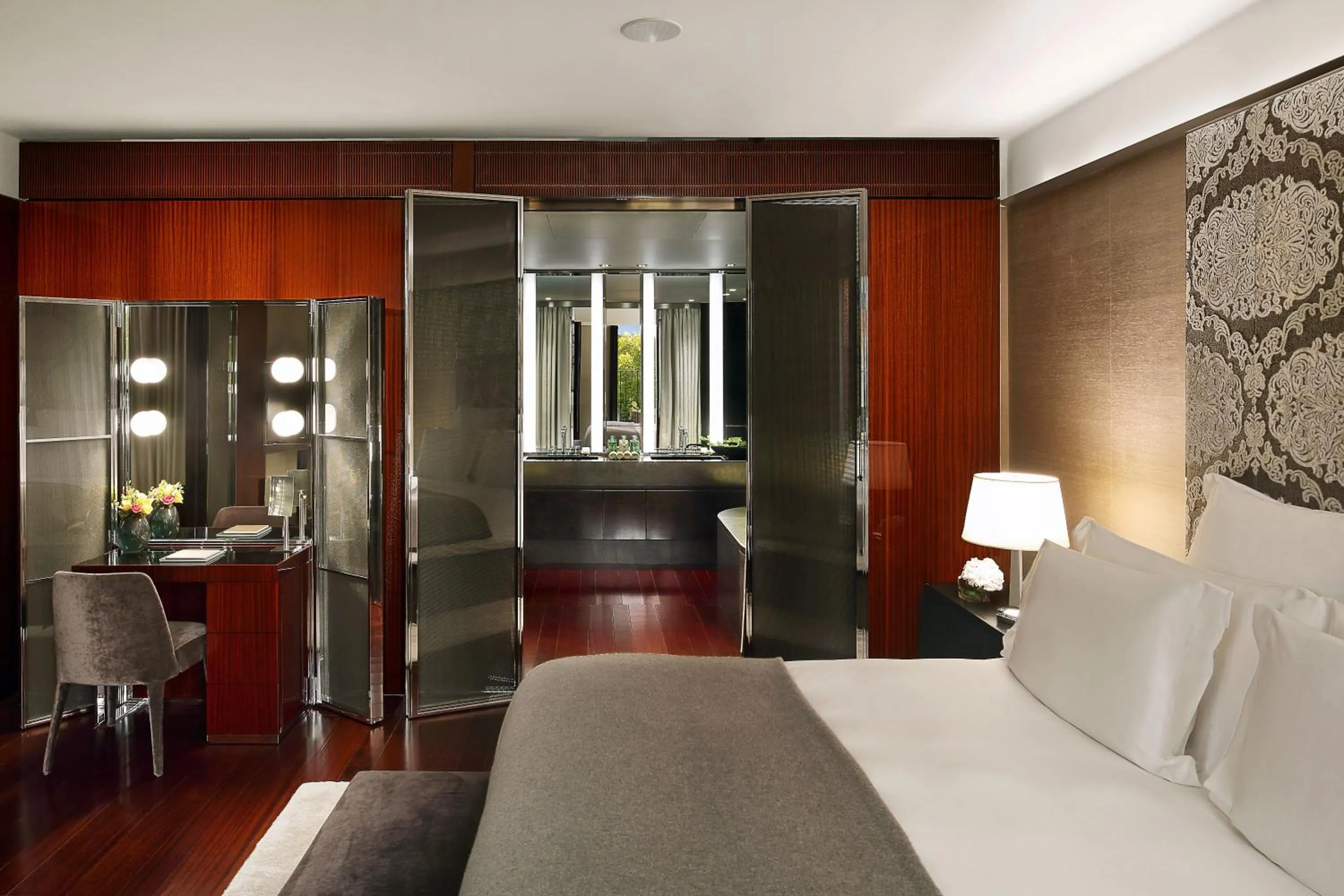 Bathroom, Bed in Bvlgari Hotel London