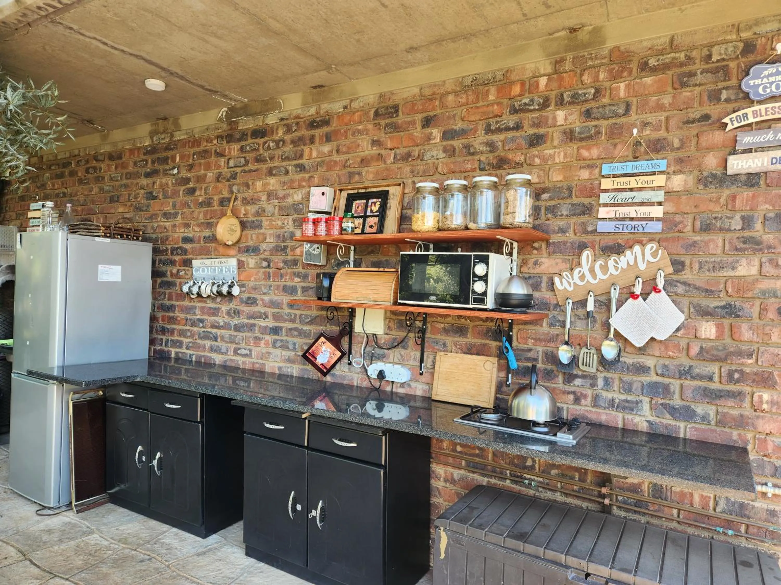 Kitchen or kitchenette in Suikerbosrant Sleep and go