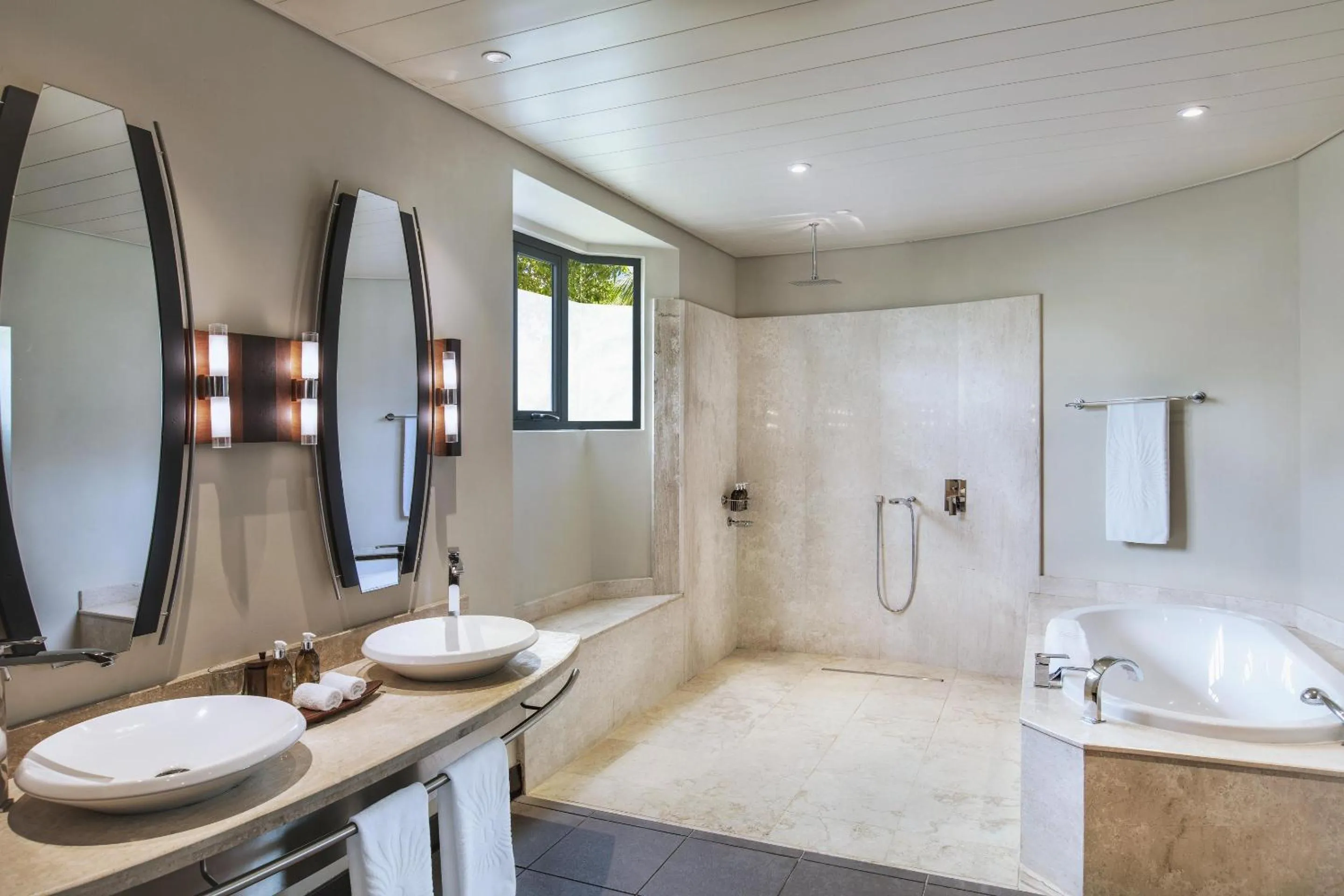 Shower in Trou aux Biches Beachcomber Golf Resort & Spa