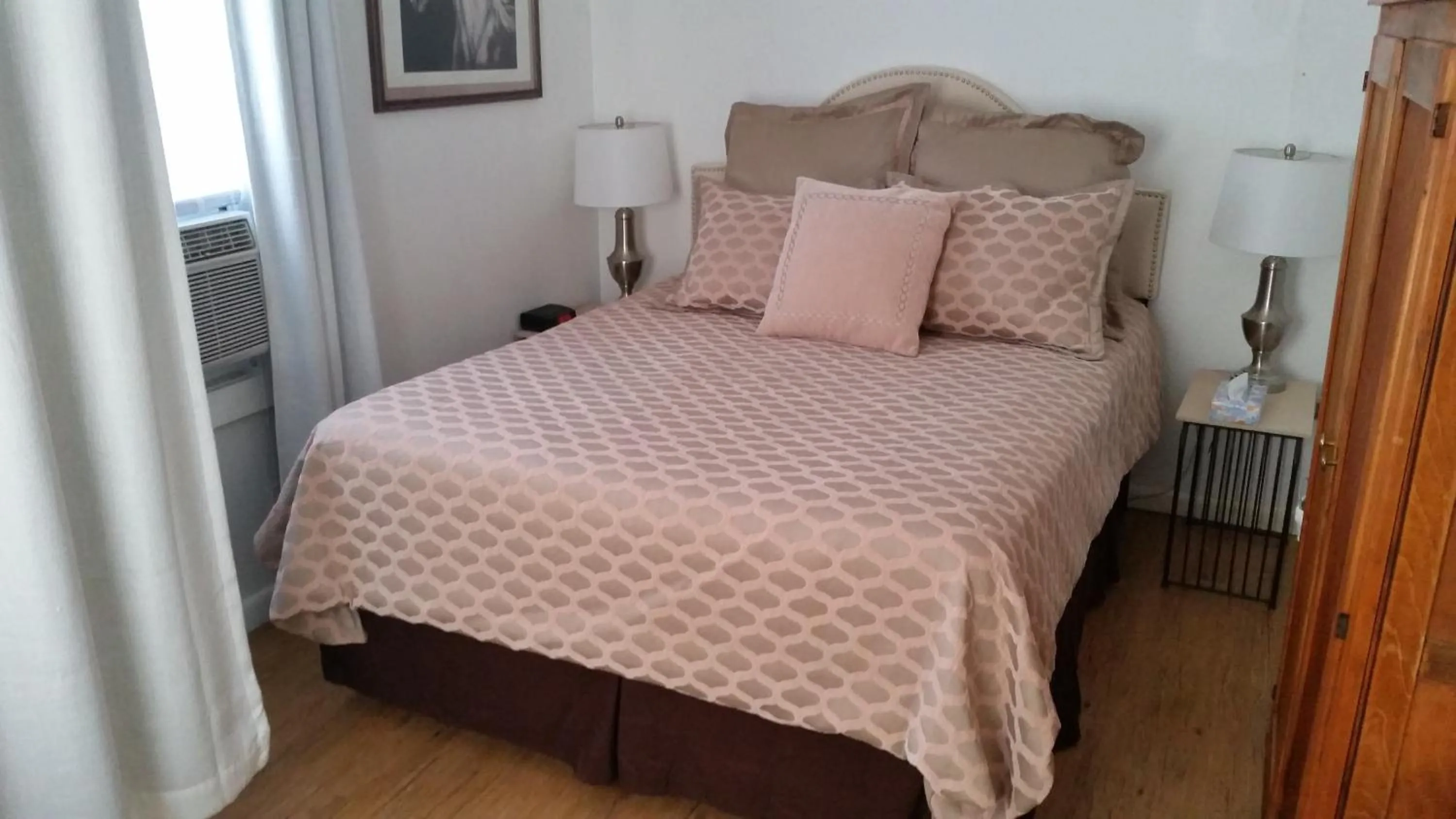 Bed in Bay Port Lodging