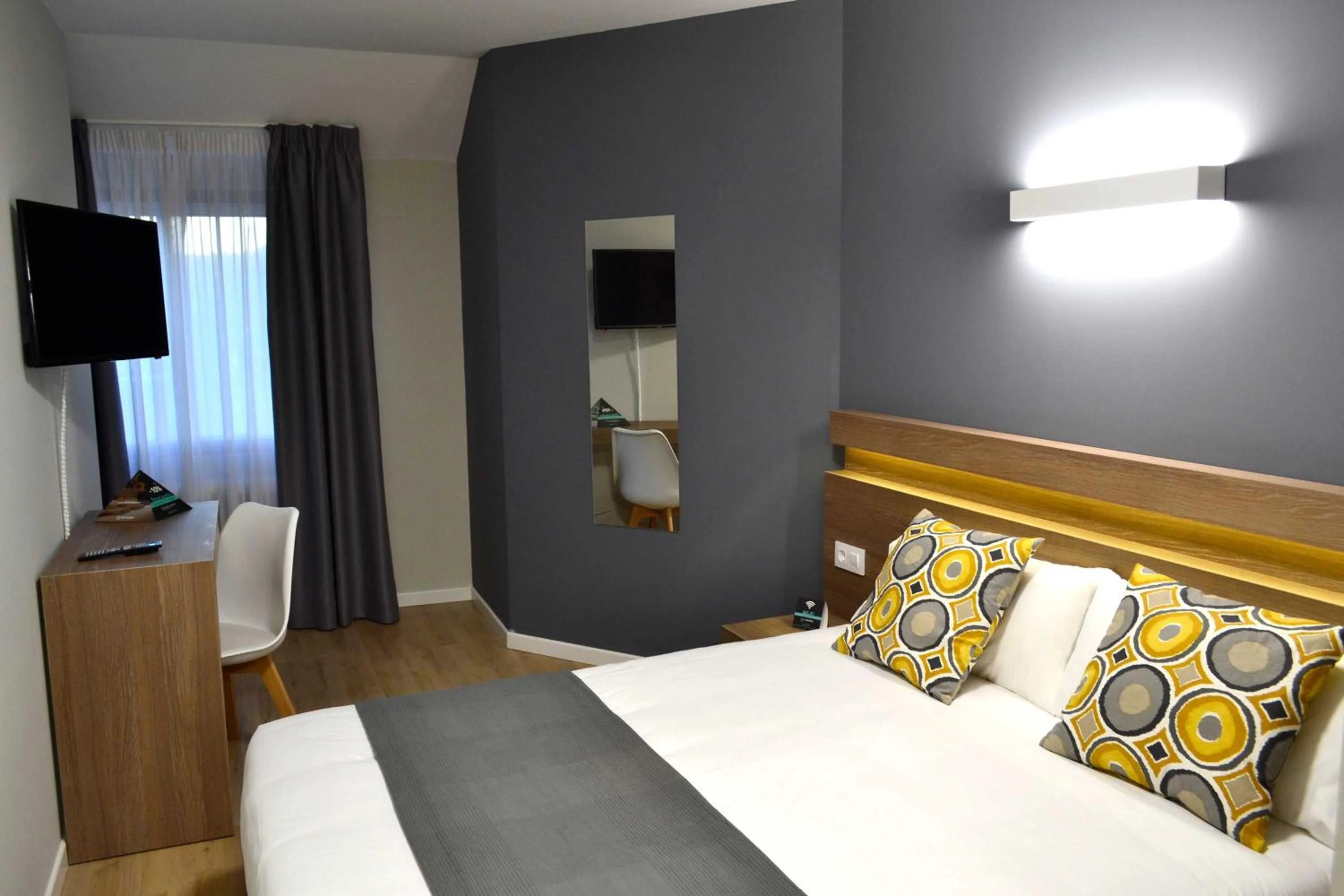 Bedroom, Bed in Hotel Alda Estación Pontevedra