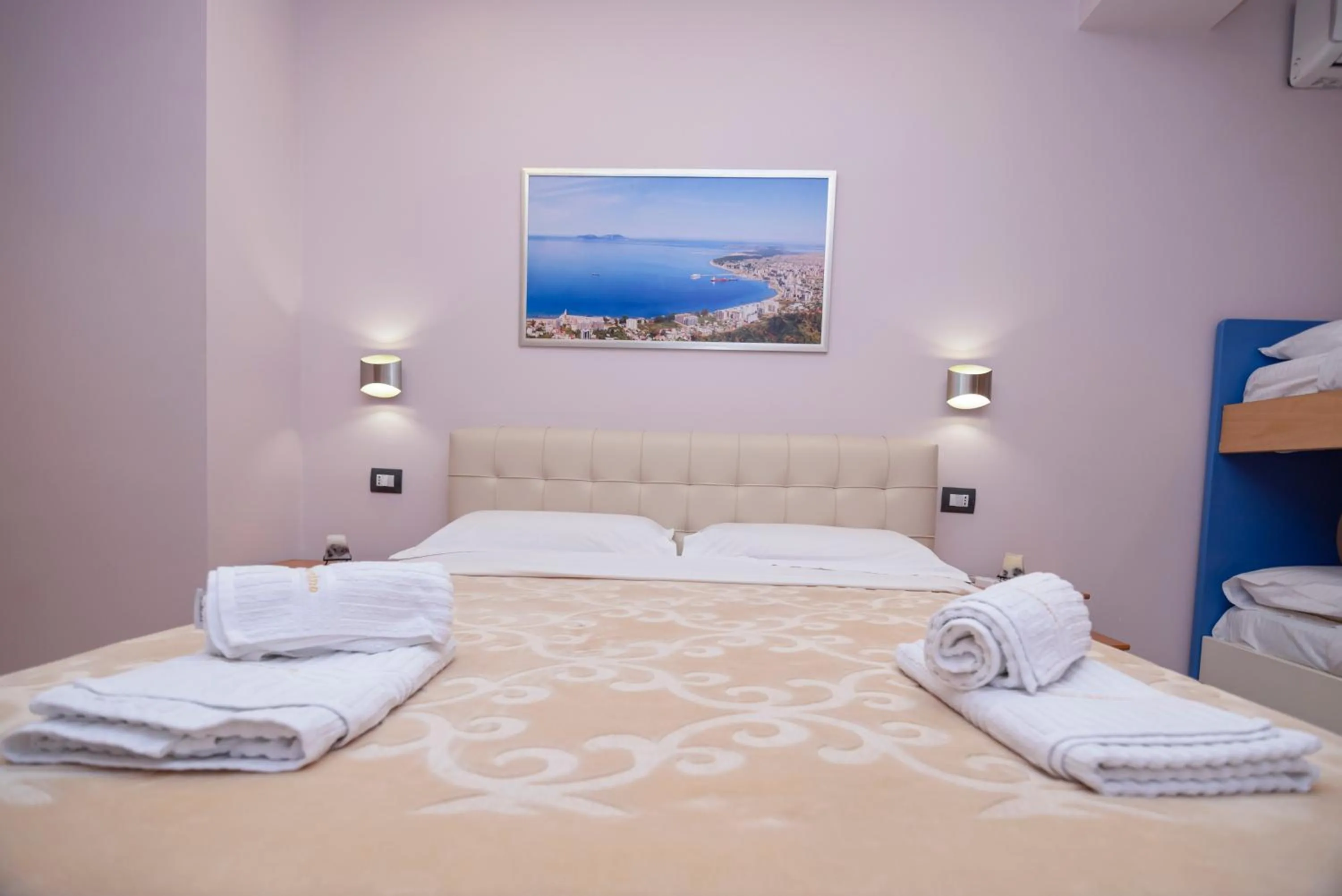 Bedroom, Bed in San Marino Hotel