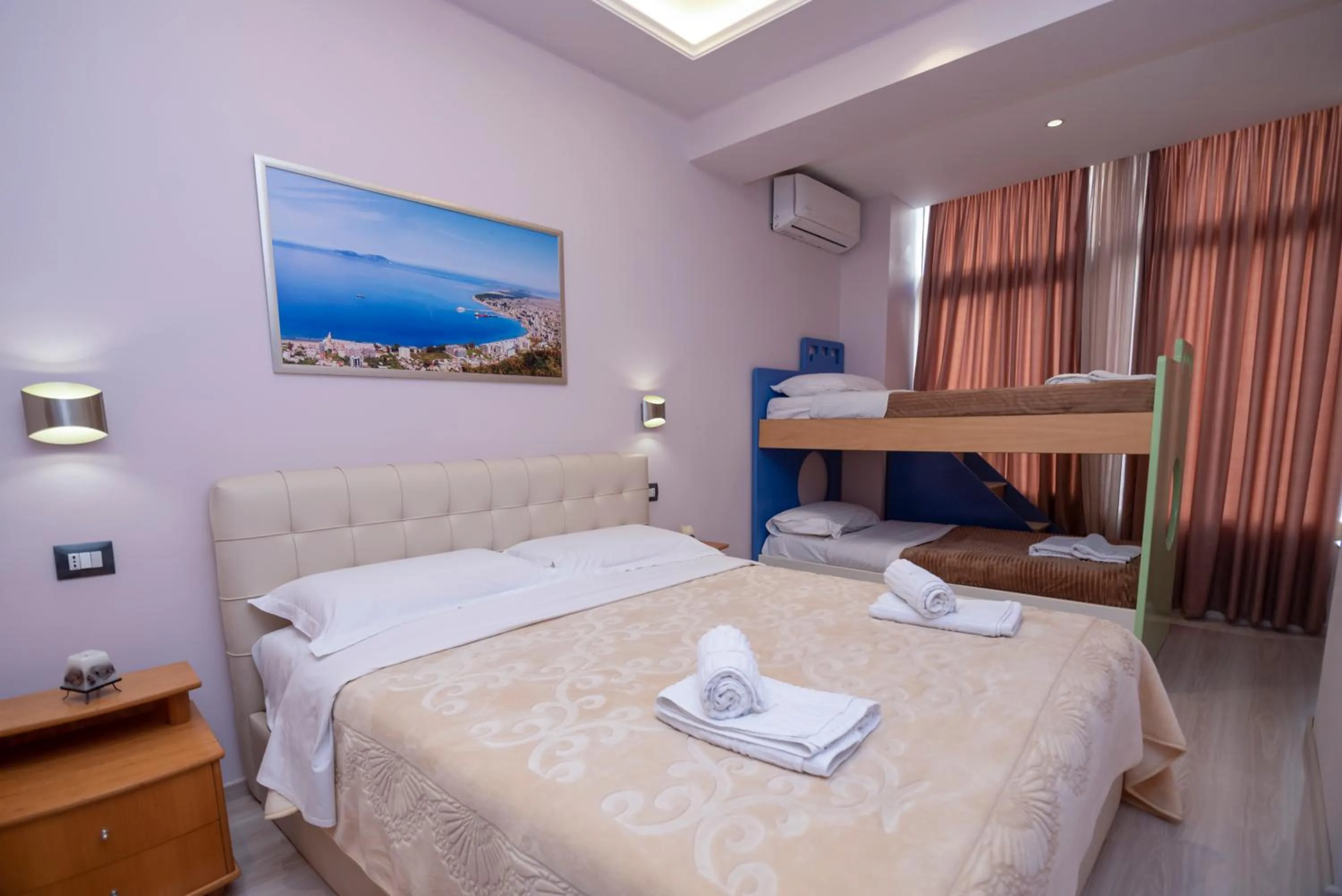 Bedroom, Bed in San Marino Hotel