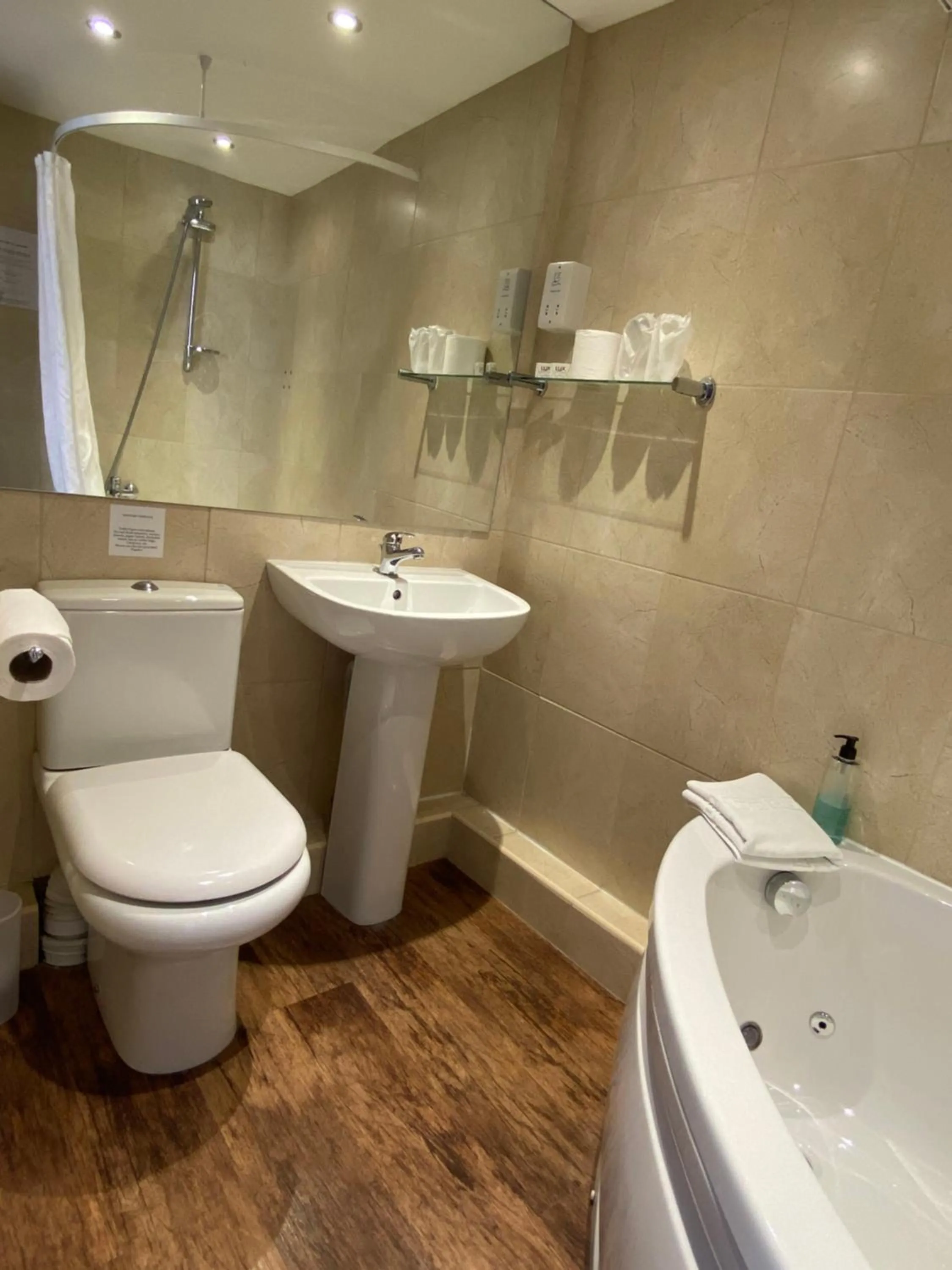 Bathroom in The Tudor Hotel