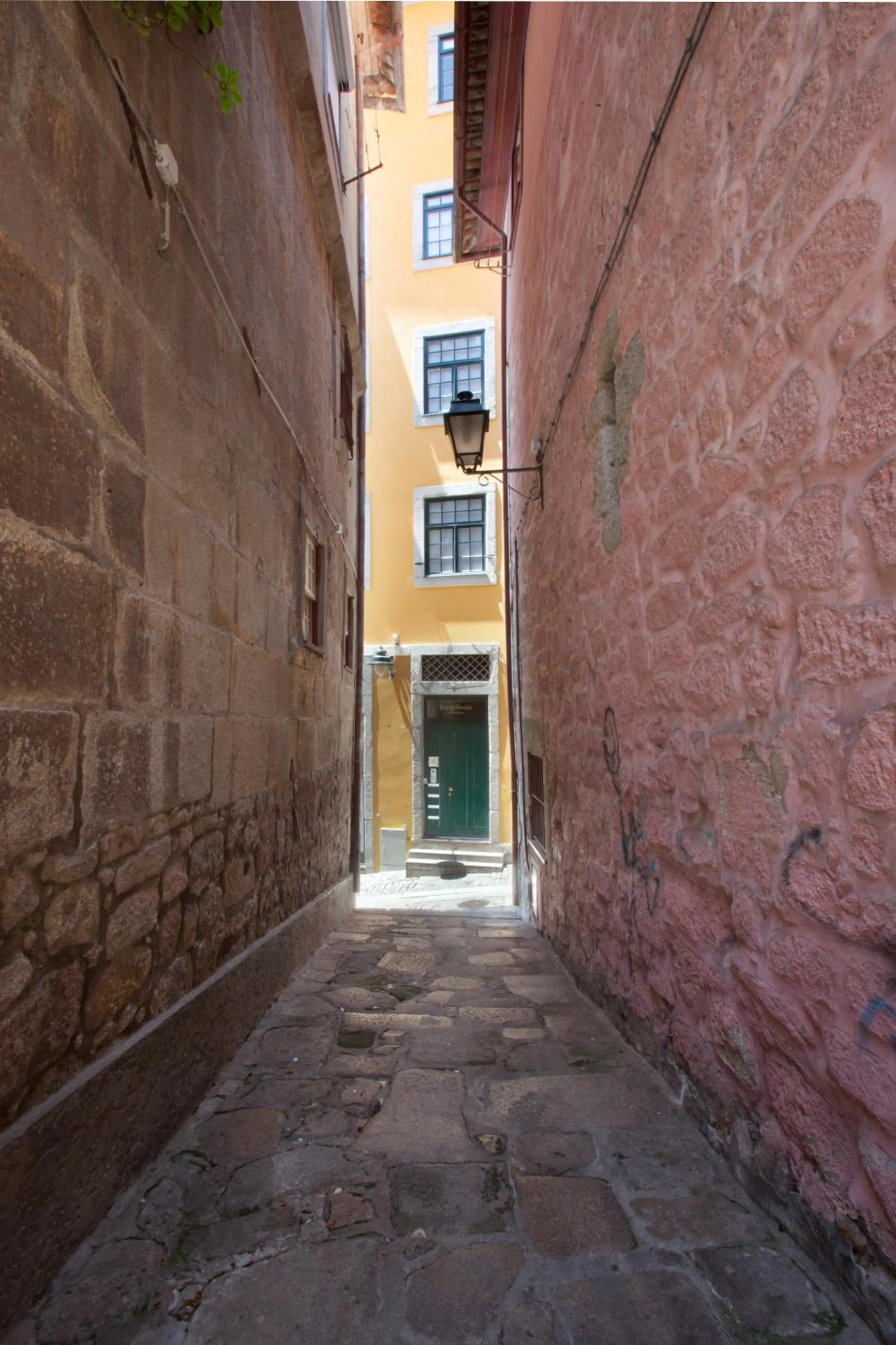 Facade/entrance in PortoSense Ribeira