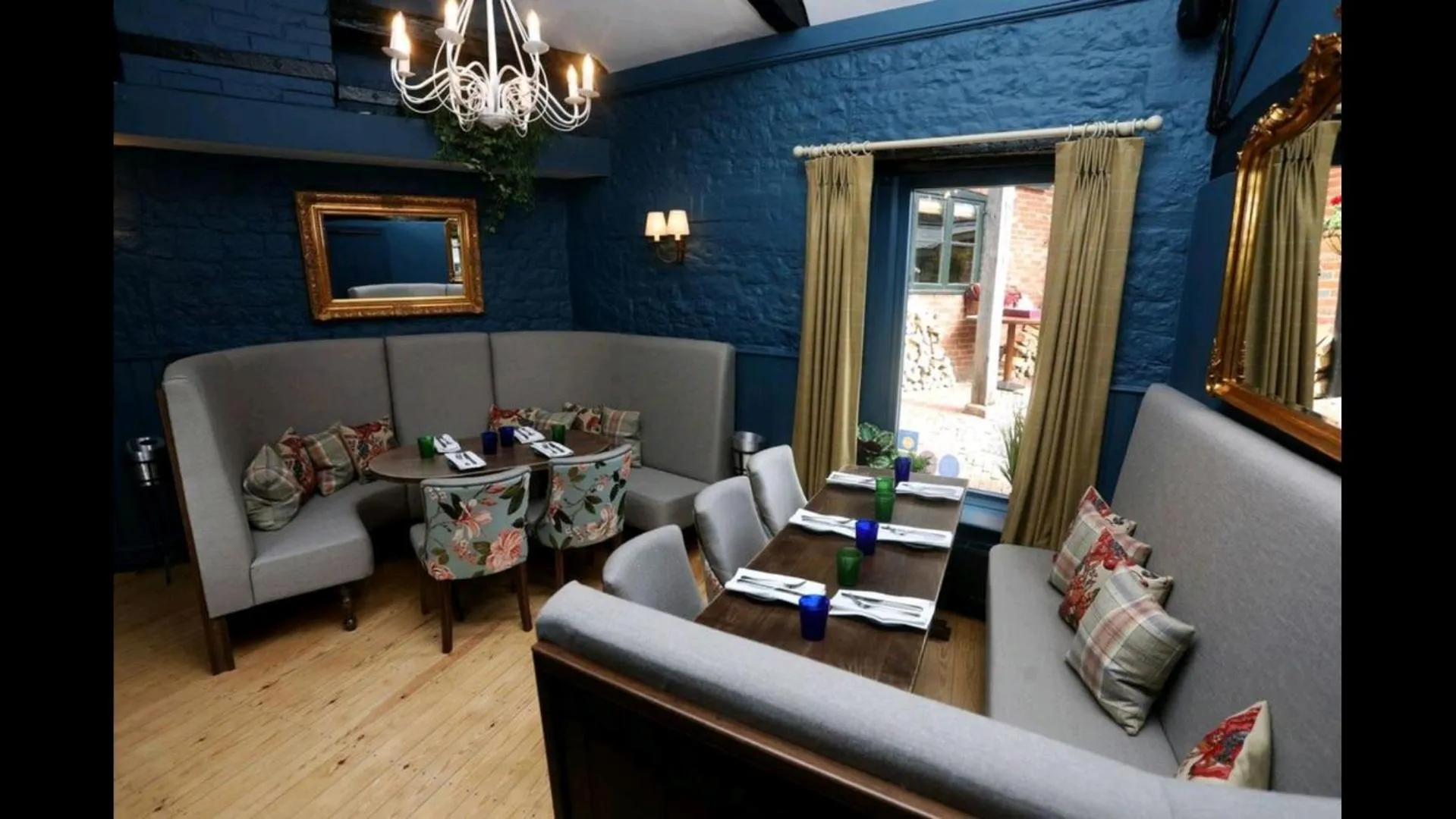 Restaurant/places to eat in Halfway Bridge