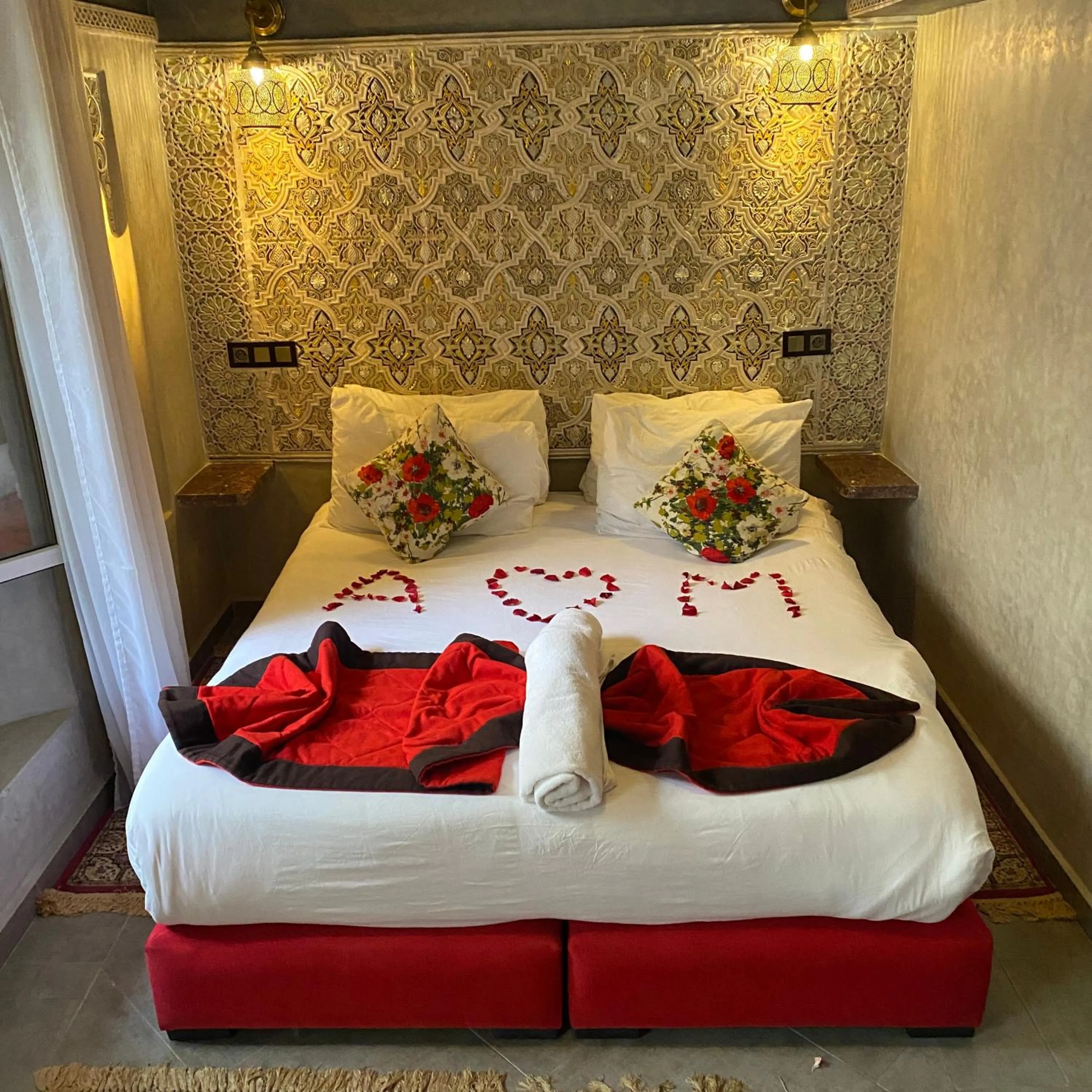 Bed in Riad Les Oliviers & Spa