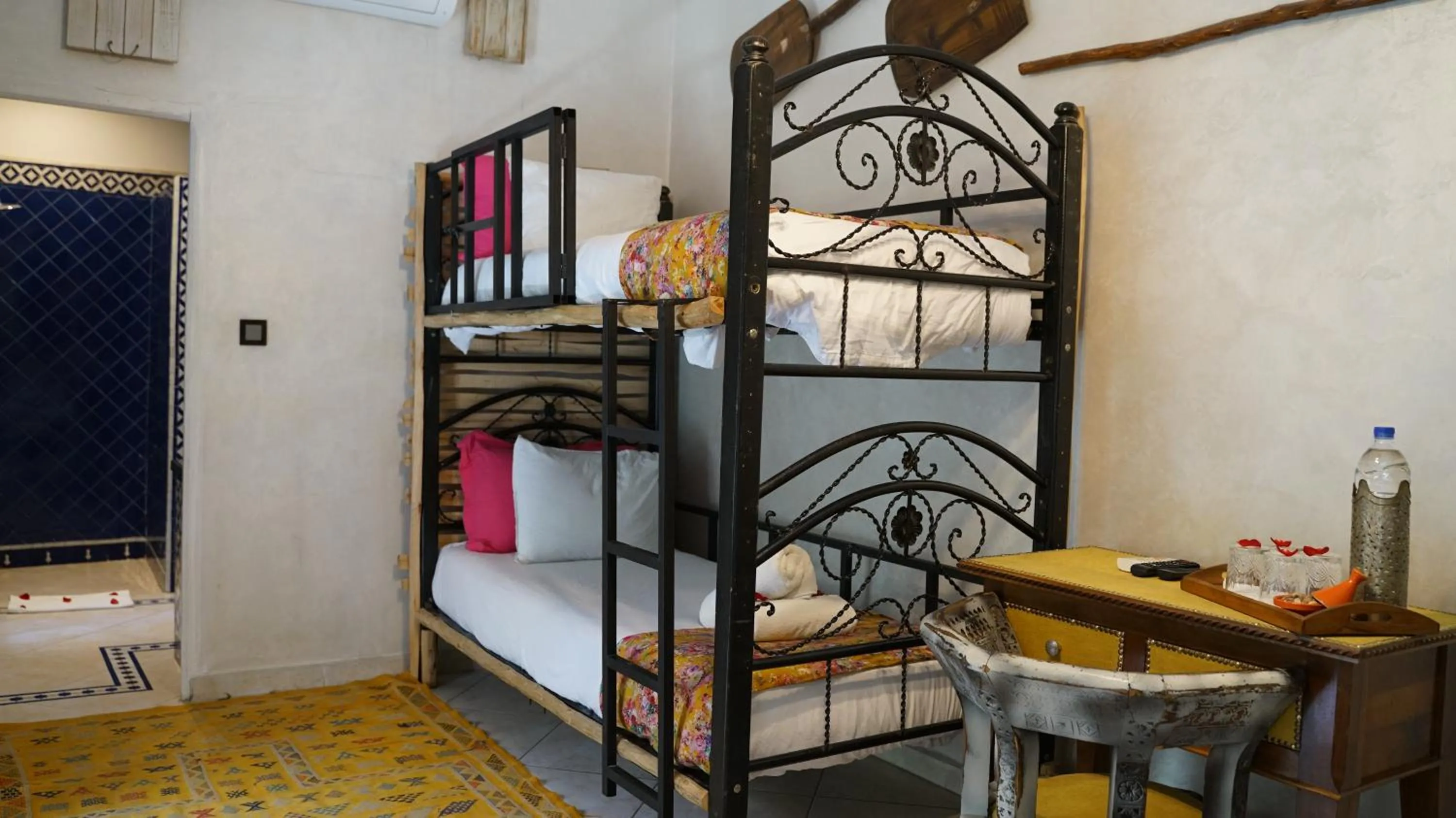 Bed in Riad Les Oliviers & Spa