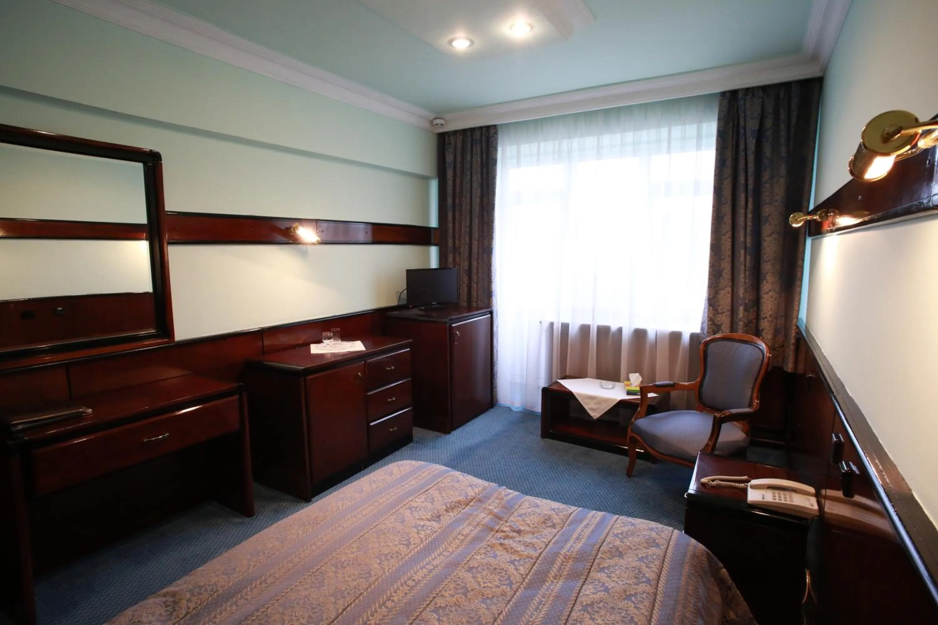 bunk bed, Bed in Otrar