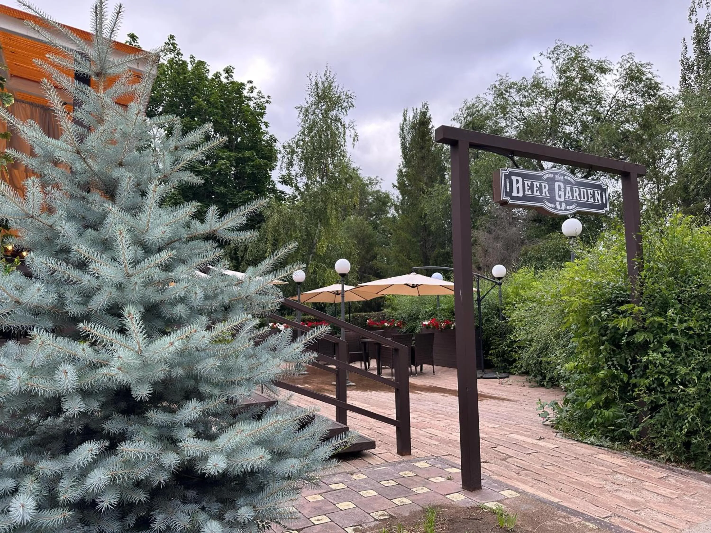 Restaurant/places to eat in Chagala Hotel Uralsk