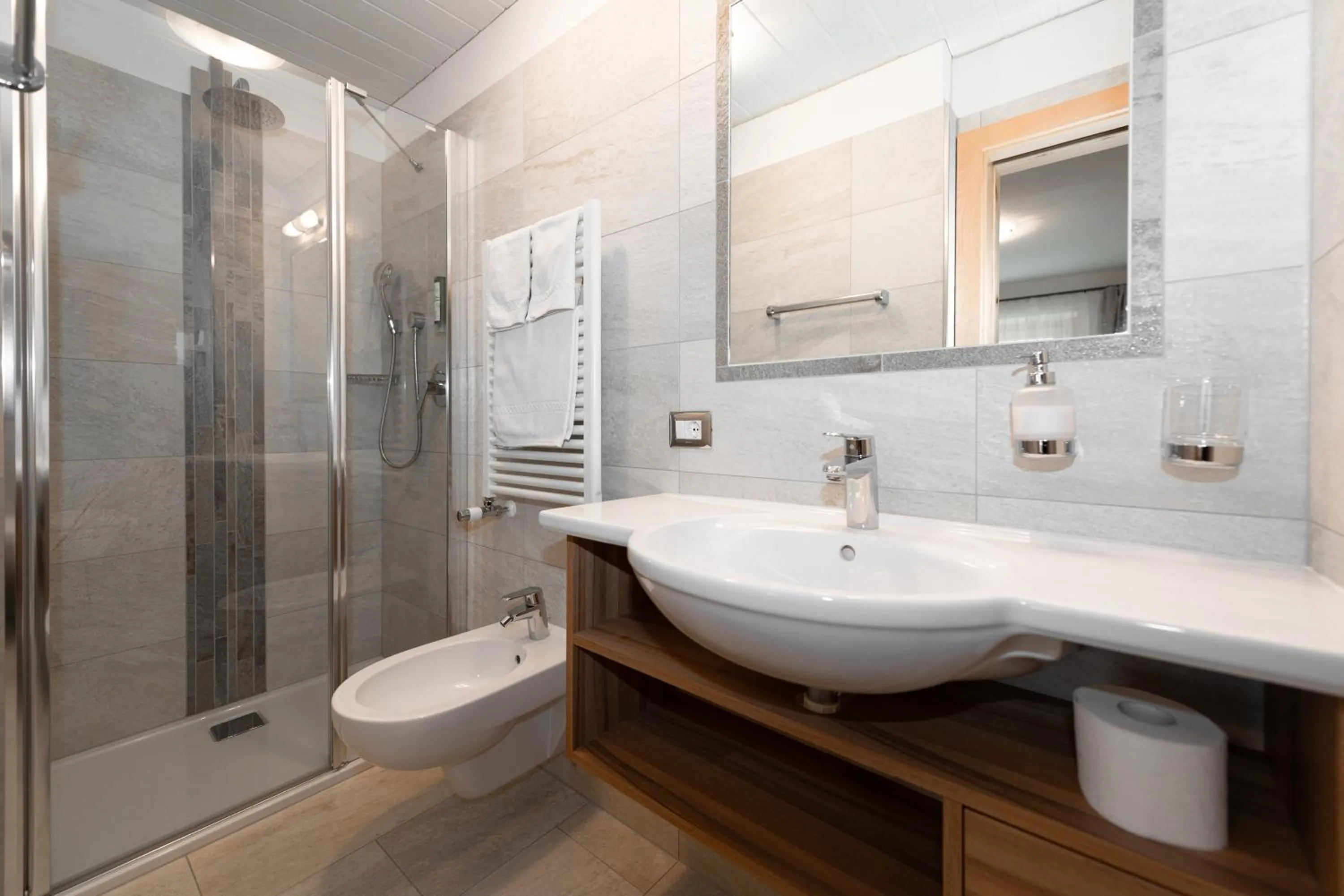 Bathroom in Garni Hotel Geier