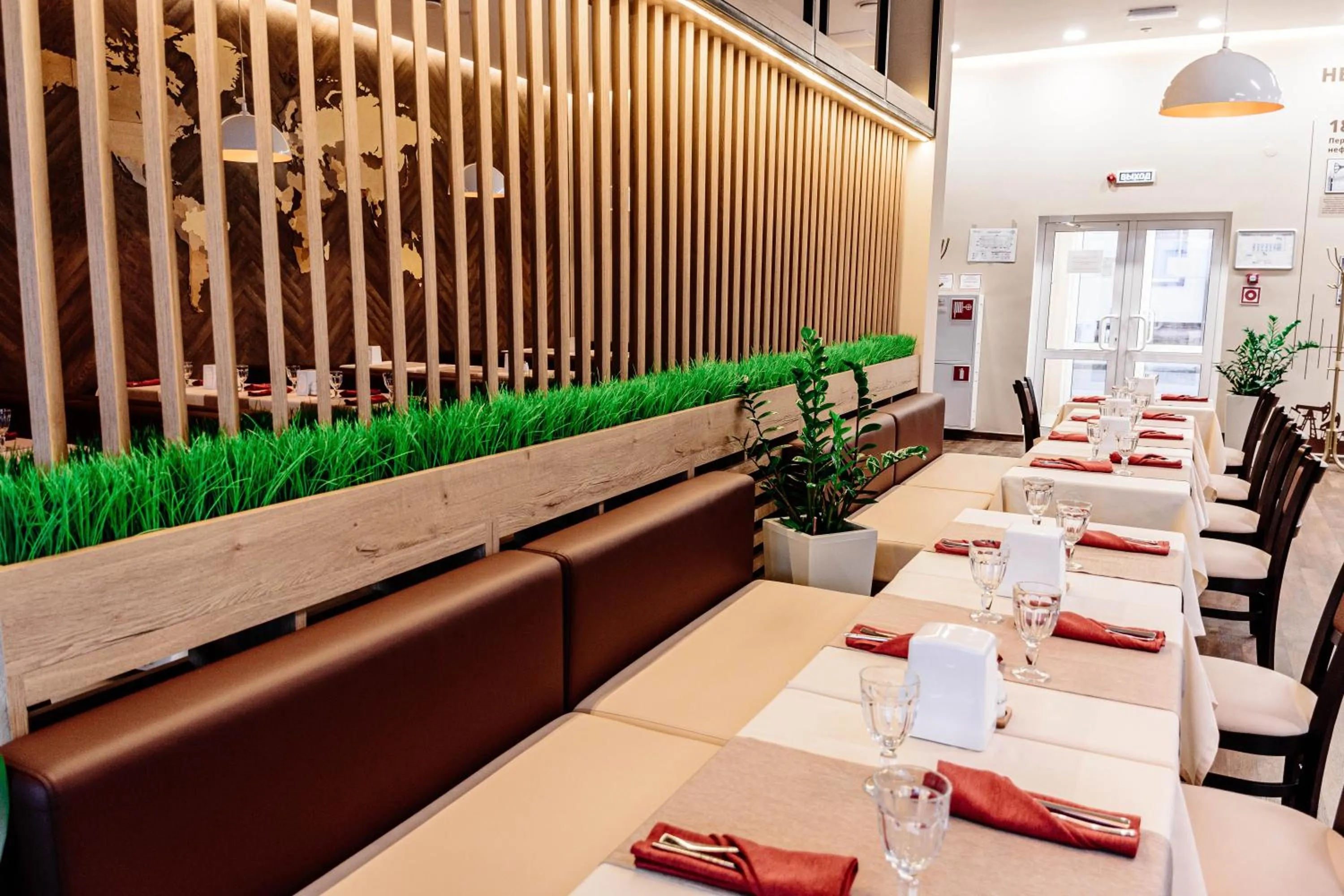 Restaurant/places to eat in Chagala Hotel Aksai