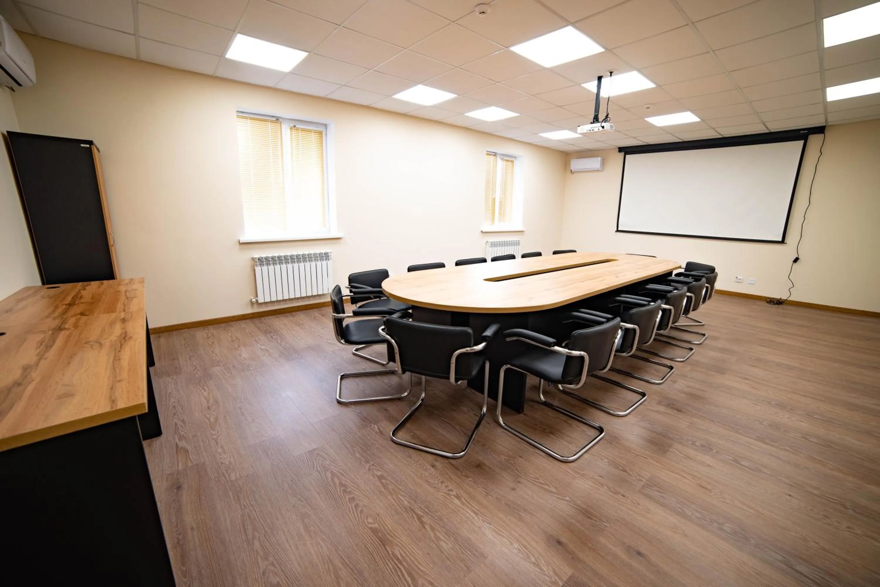 Business facilities in Chagala Hotel Aksai