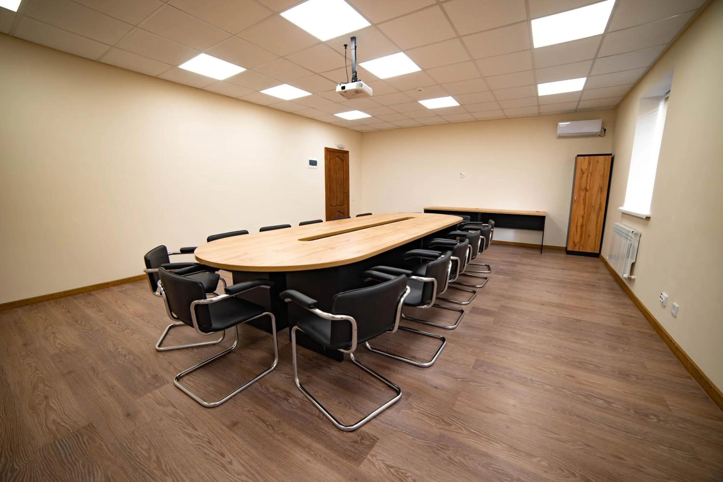 Business facilities in Chagala Hotel Aksai