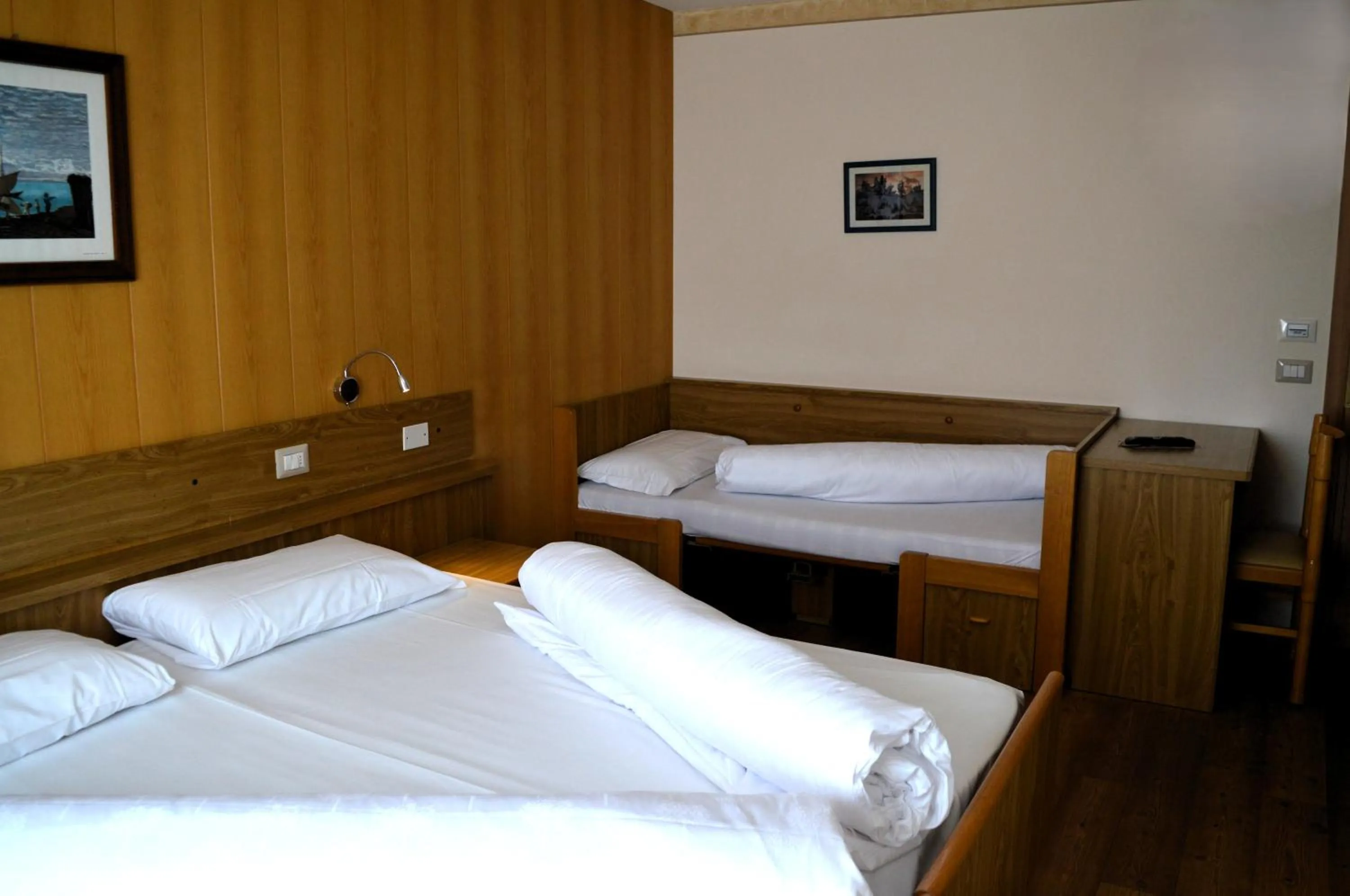 Bedroom, Bed in Hotel Stella Alpina