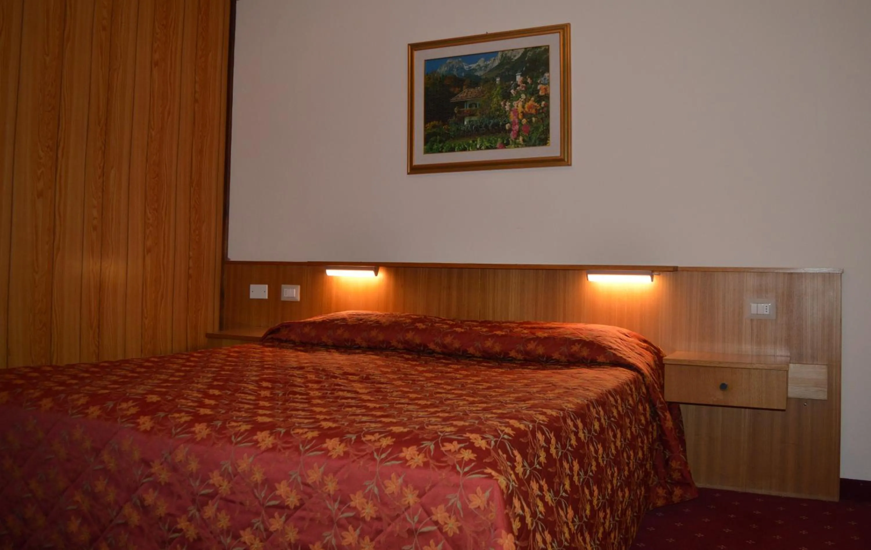 Bedroom, Bed in Hotel Stella Alpina