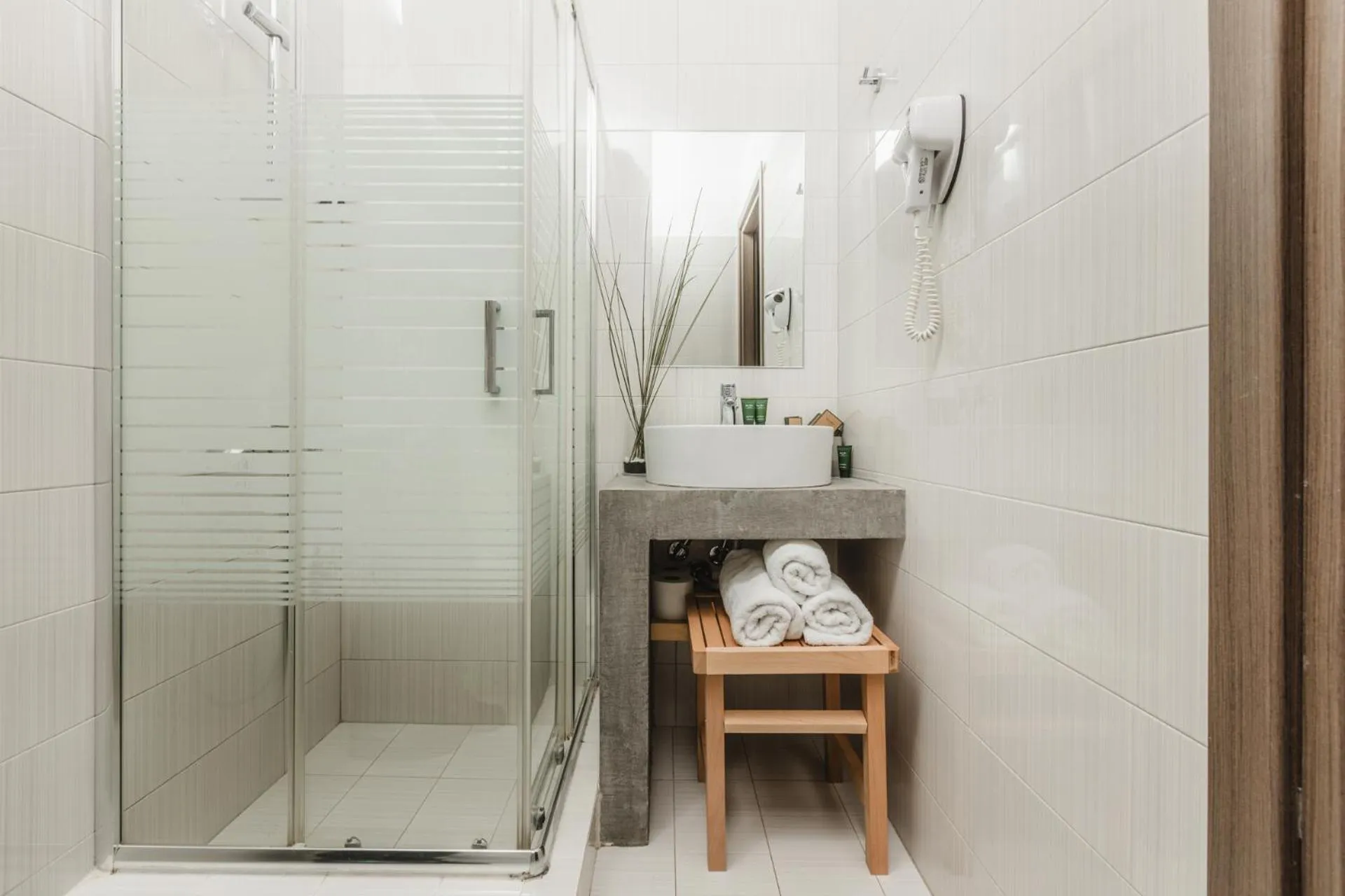 Public Bath in Infinity Hotel Gytheio