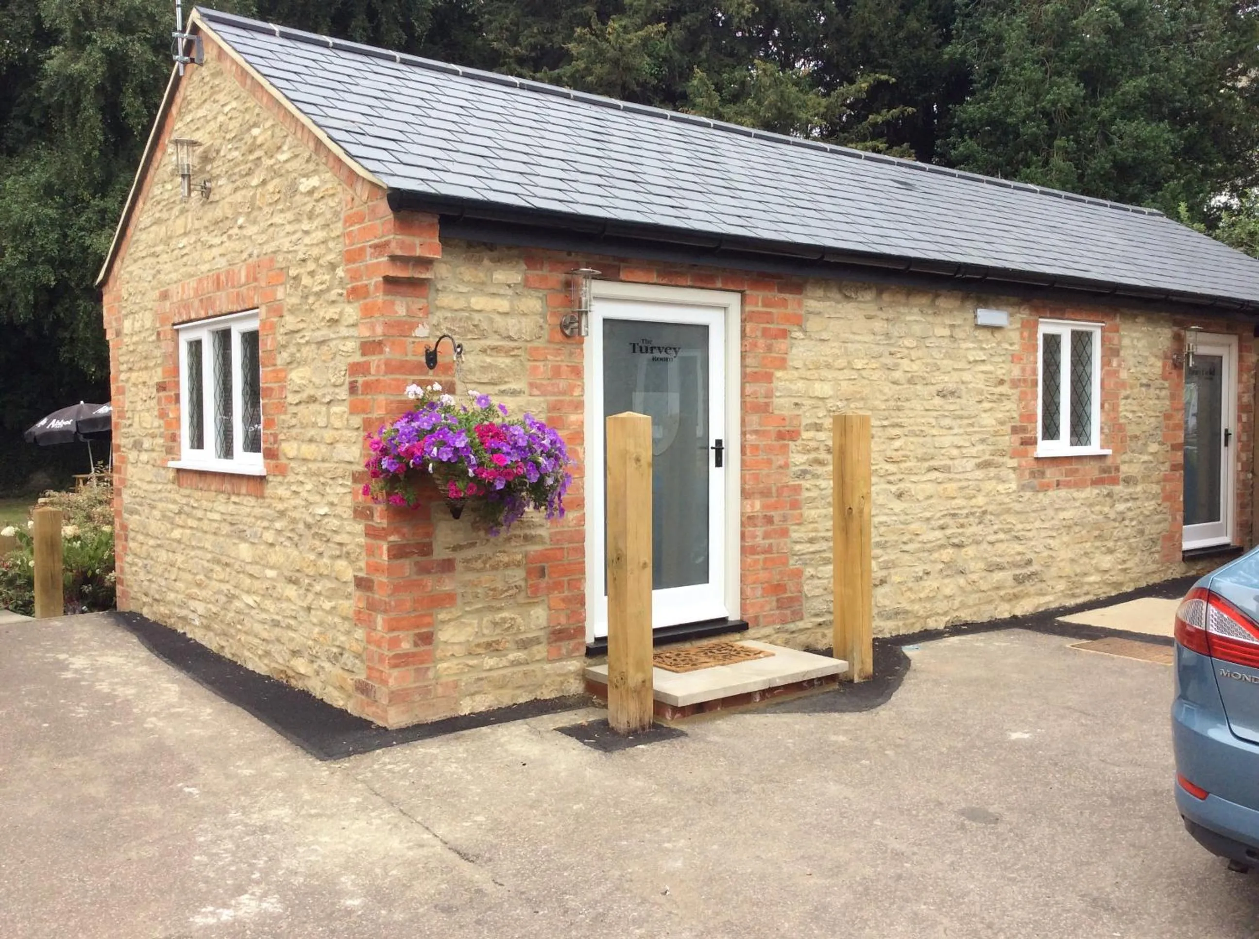 Garden in Three-Cranes