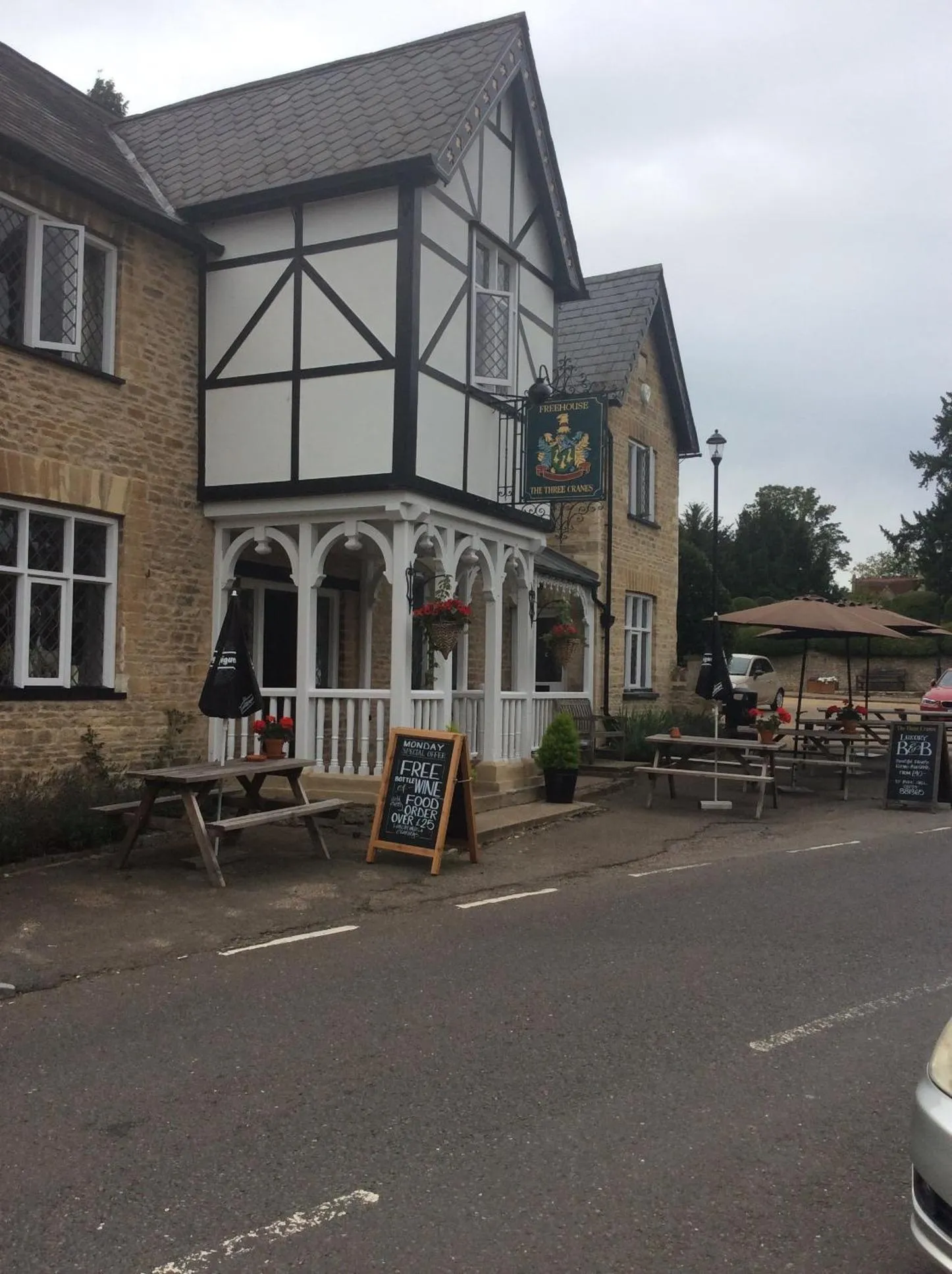 Decorative detail in Three-Cranes