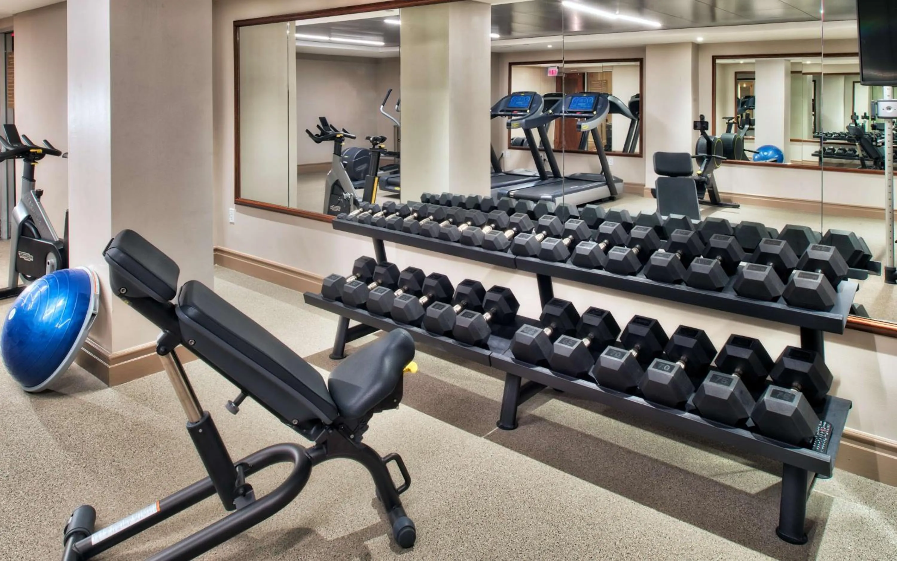 Fitness centre/facilities in Canopy by Hilton Washington DC Embassy Row