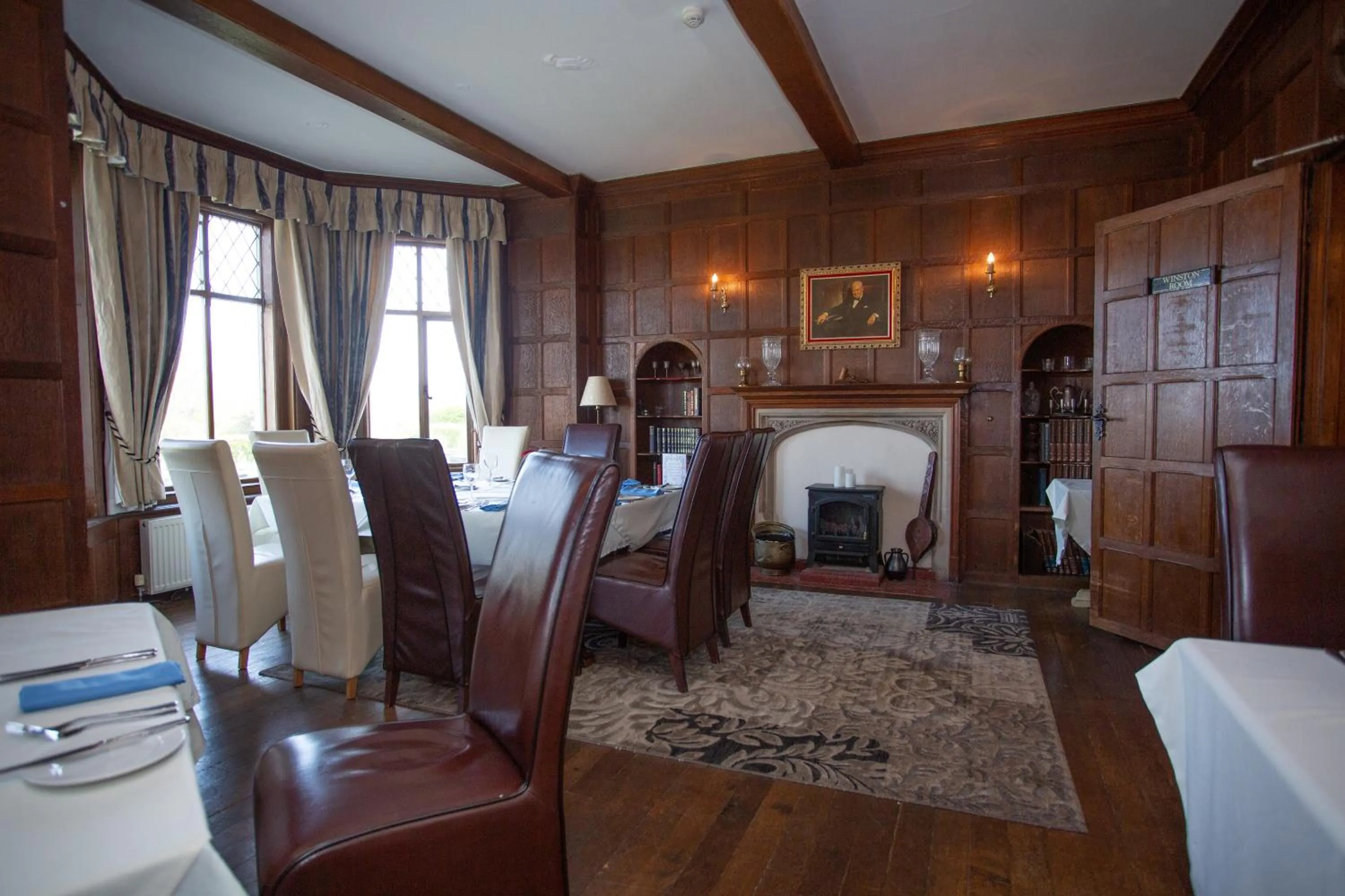 Restaurant/places to eat in Sea Marge Hotel