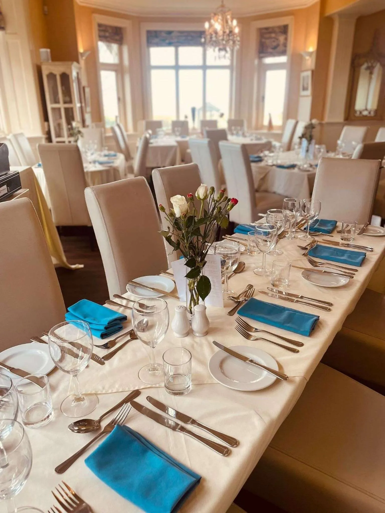 Restaurant/places to eat in Sea Marge Hotel