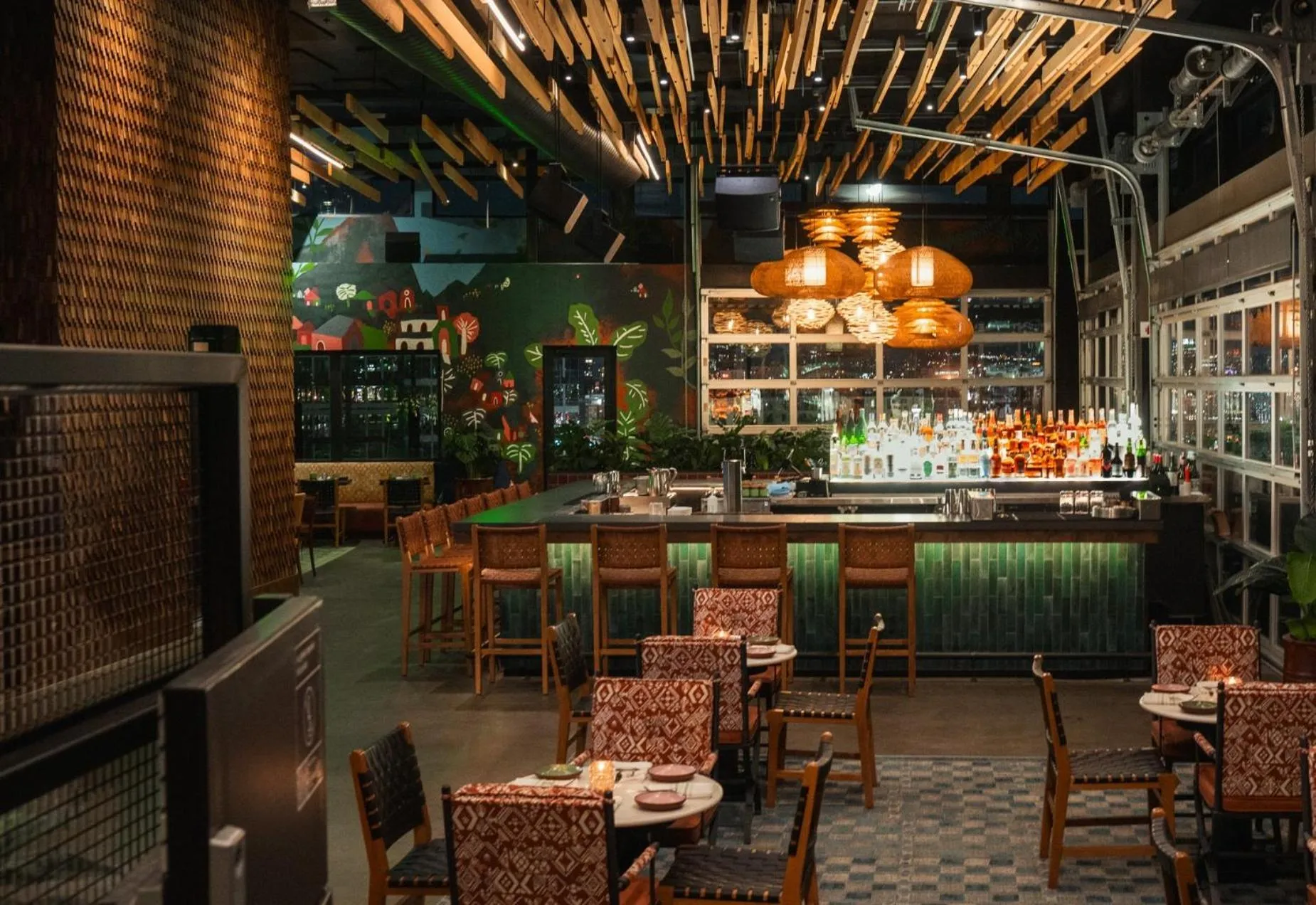 Restaurant/places to eat in The Source Hotel