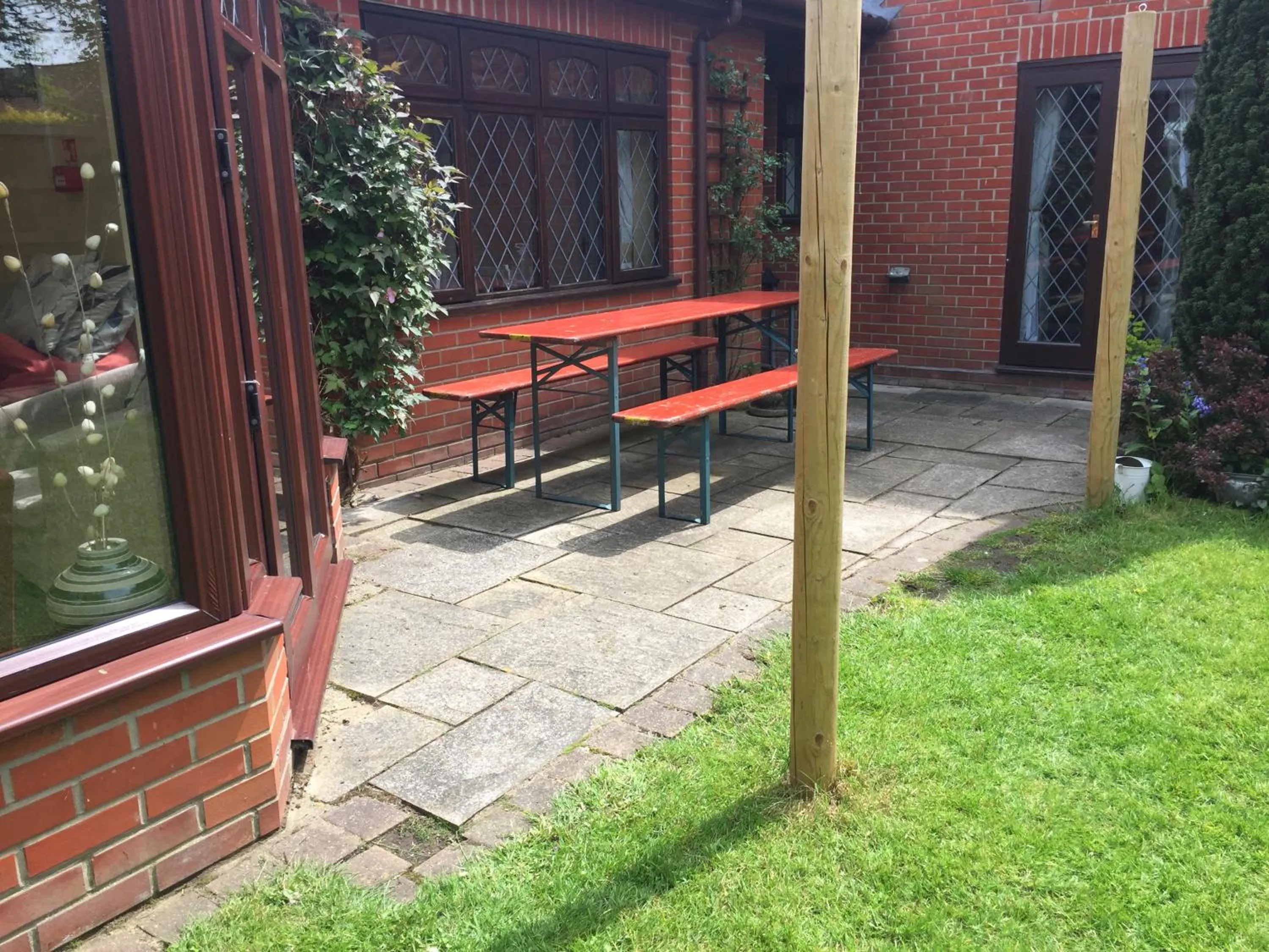 Garden in Toothbrush Rooms at Lattice Lodge - Guest Kitchen & EV Recharging