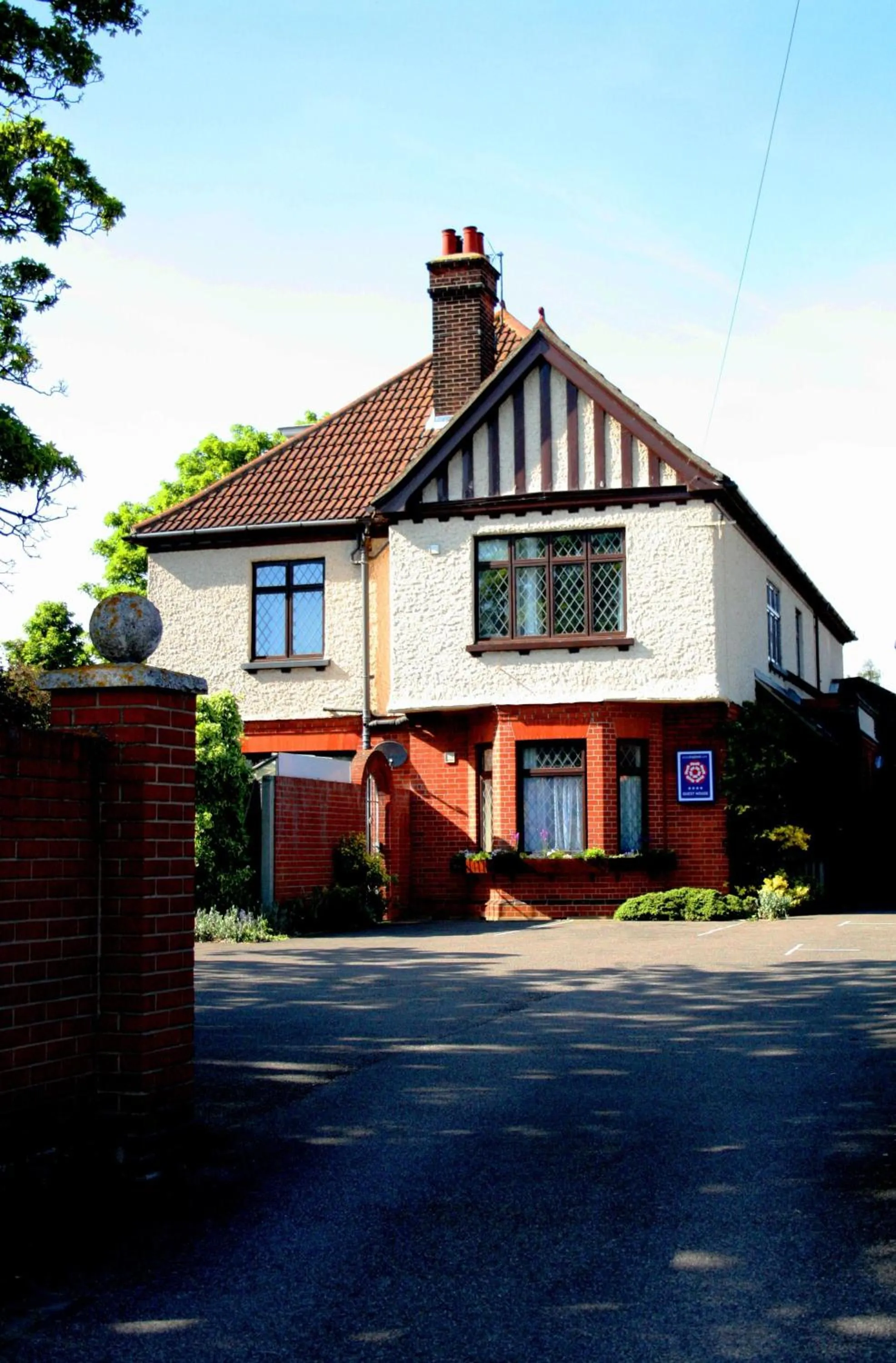 Facade/entrance in Toothbrush Rooms at Lattice Lodge - Guest Kitchen & EV Recharging