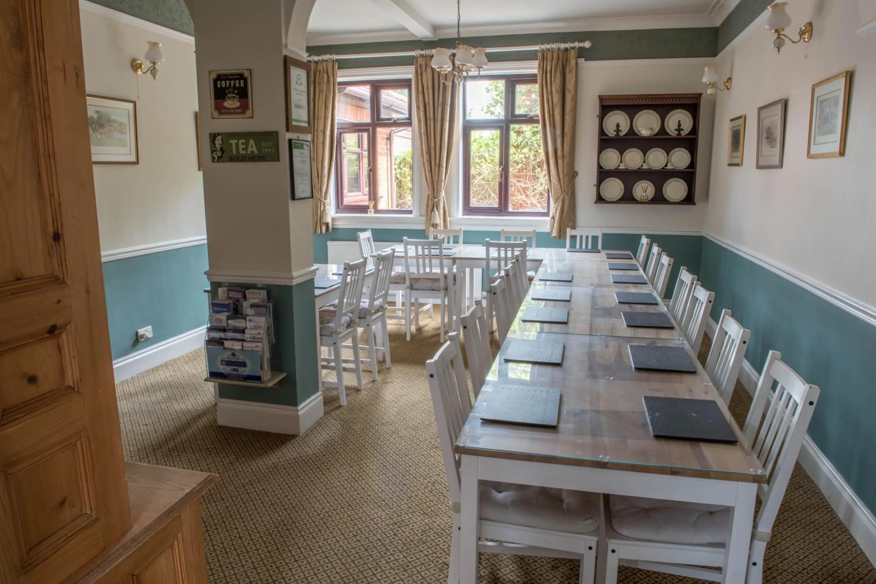 Dining area in Toothbrush Rooms at Lattice Lodge - Guest Kitchen & EV Recharging