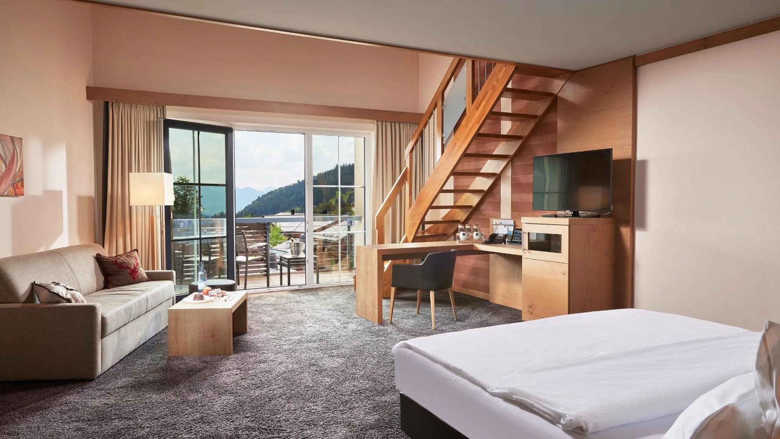 Mountain view, Bed in Panoramahotel Oberjoch